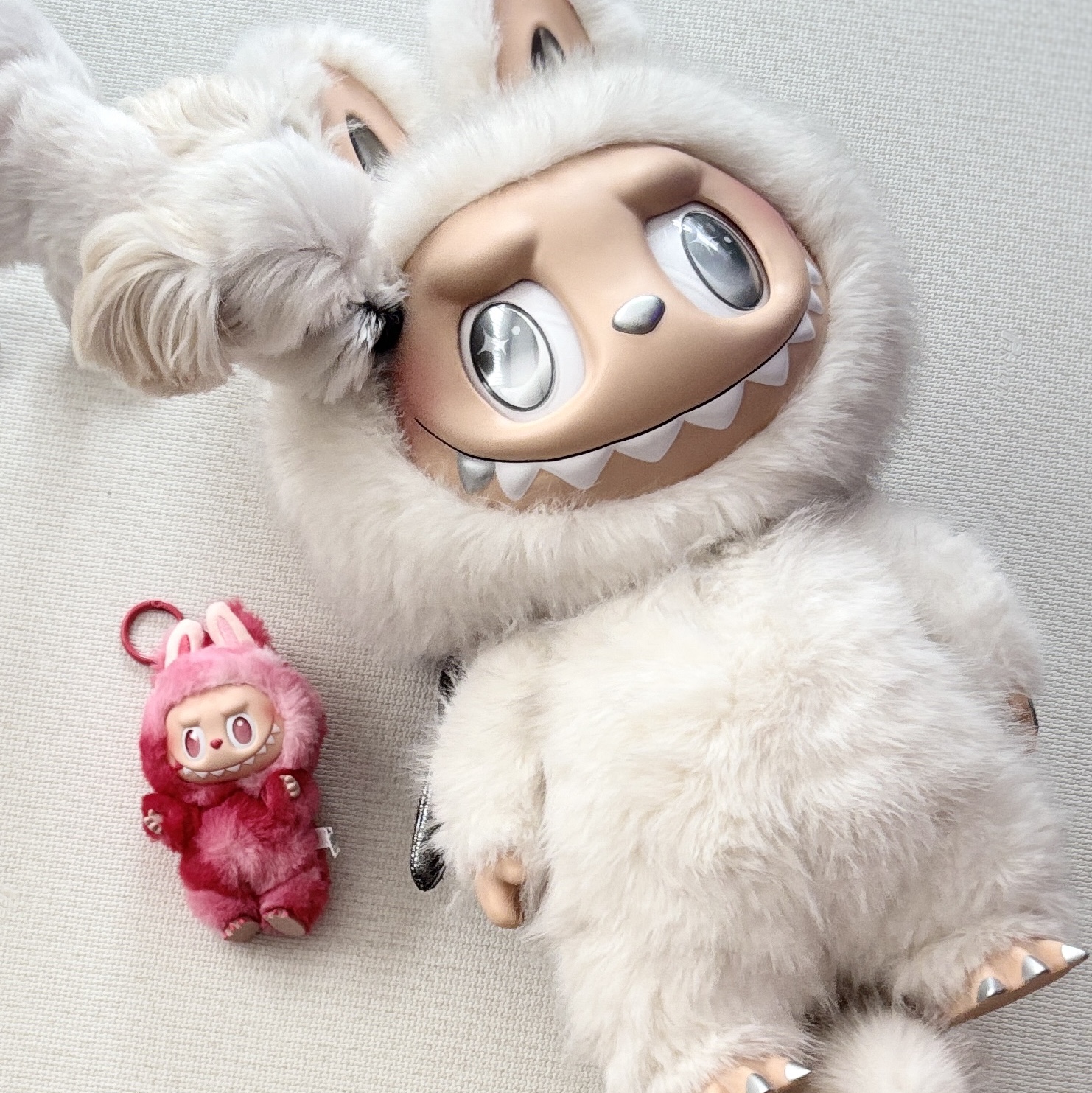 Pop Mart The Monsters Zimomo Angel In Clouds Vinyl Face Doll, Pop Mart Labubu The Monsters Highlight Series Sealed Case (6 Blind Boxes) 착용 스타일 - 1