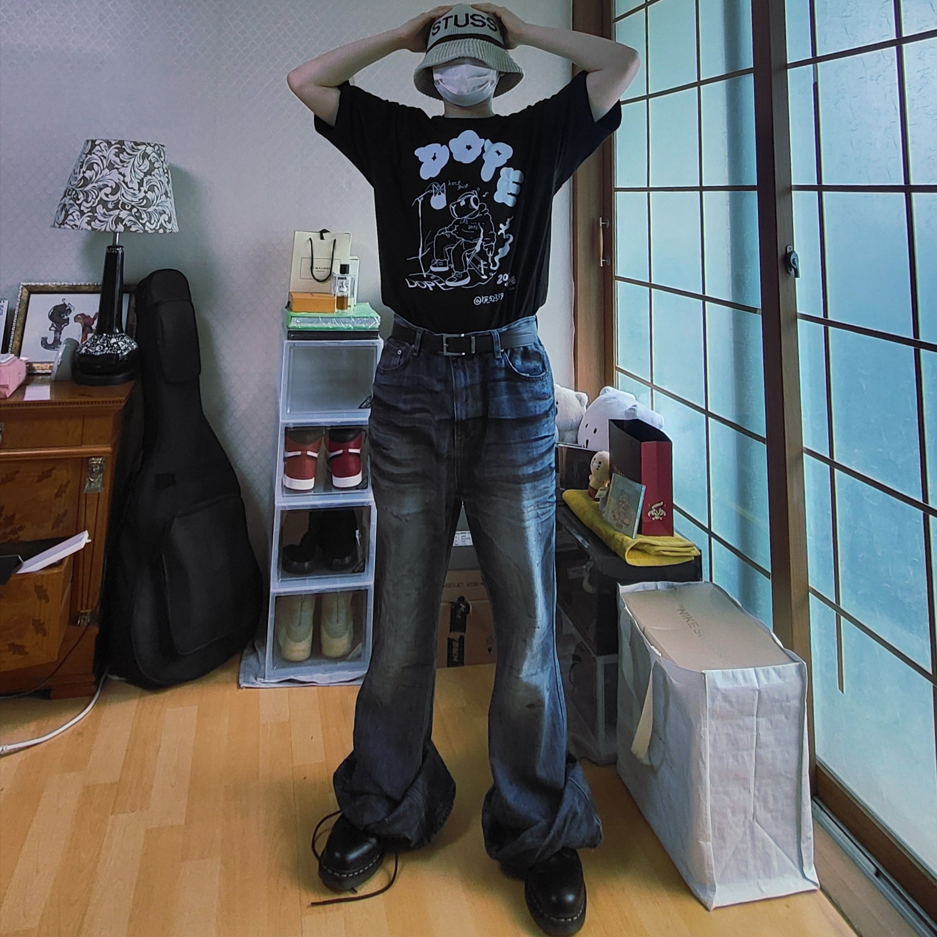 Dr. Martens 1460 Smooth Boots Black, Stussy Jacquard Knit Bucket Hat Natural 착용 스타일 - 1