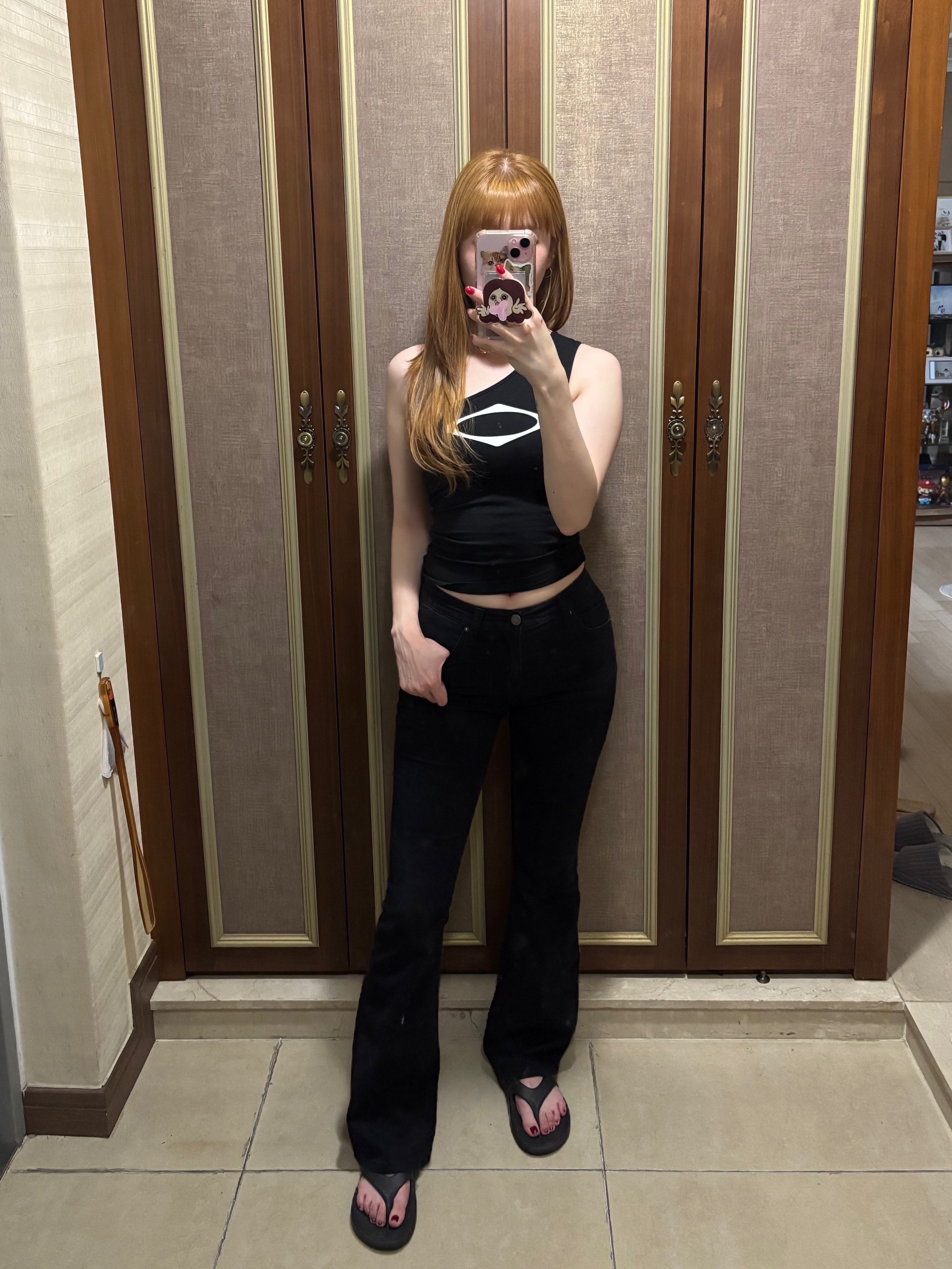 (W) Mischief Rhombus One Shoulder Top Black, Oofos OOriginal Black 착용 스타일 - 7