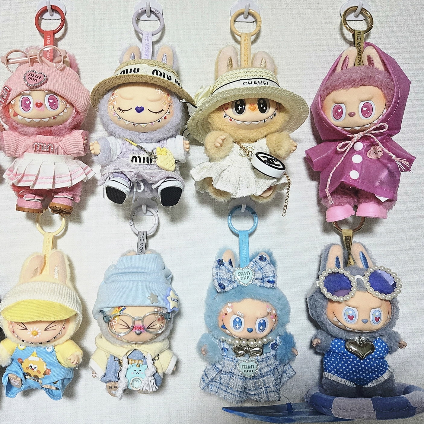Pop Mart Labubu Let's Play Together Doll Series Sealed Case (1 Blind Box), Pop Mart Labubu The Monsters Highlight Series Sealed Case (1 Blind Box) 착용 스타일