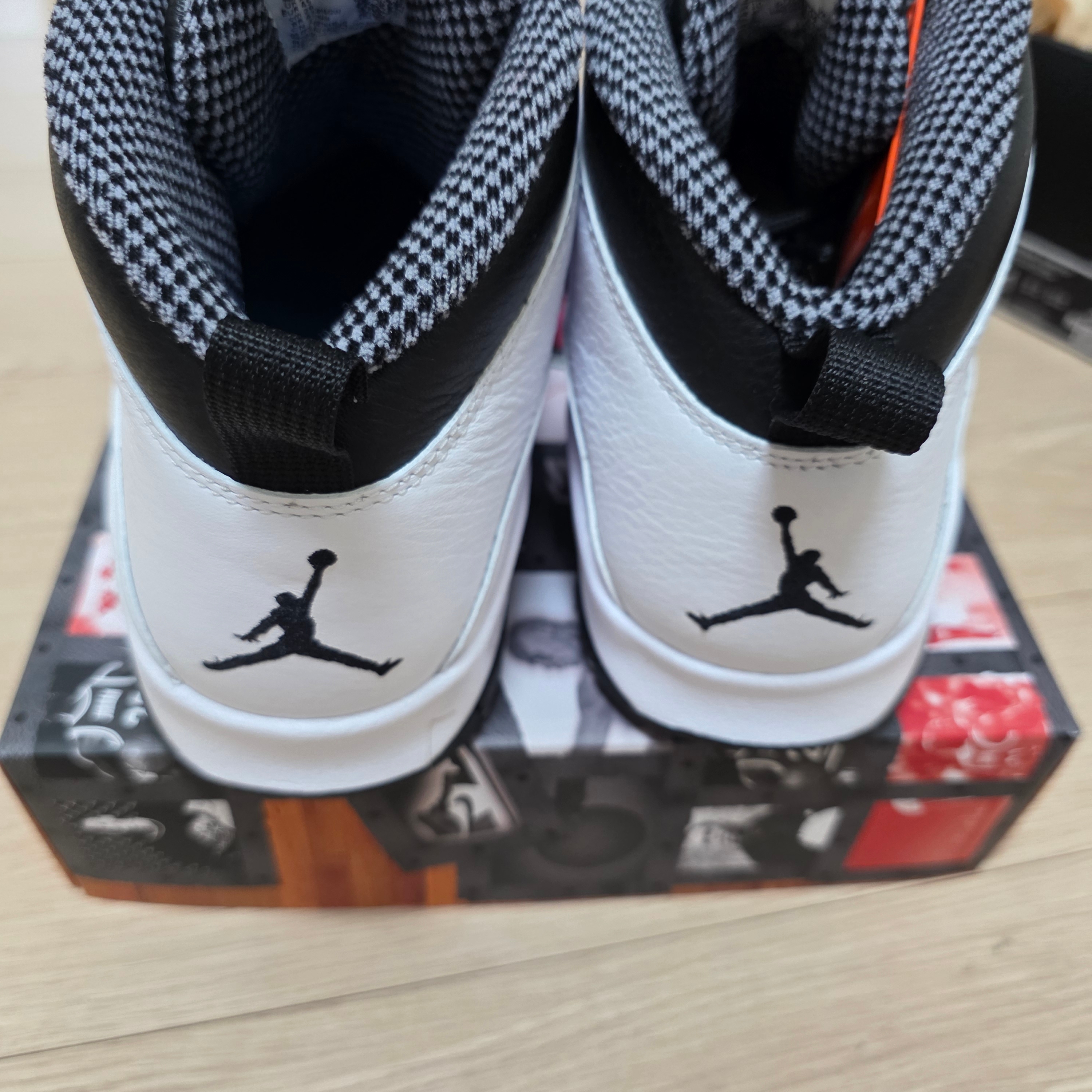 Jordan 10 Retro Light Steel Grey 착용 스타일 - 6