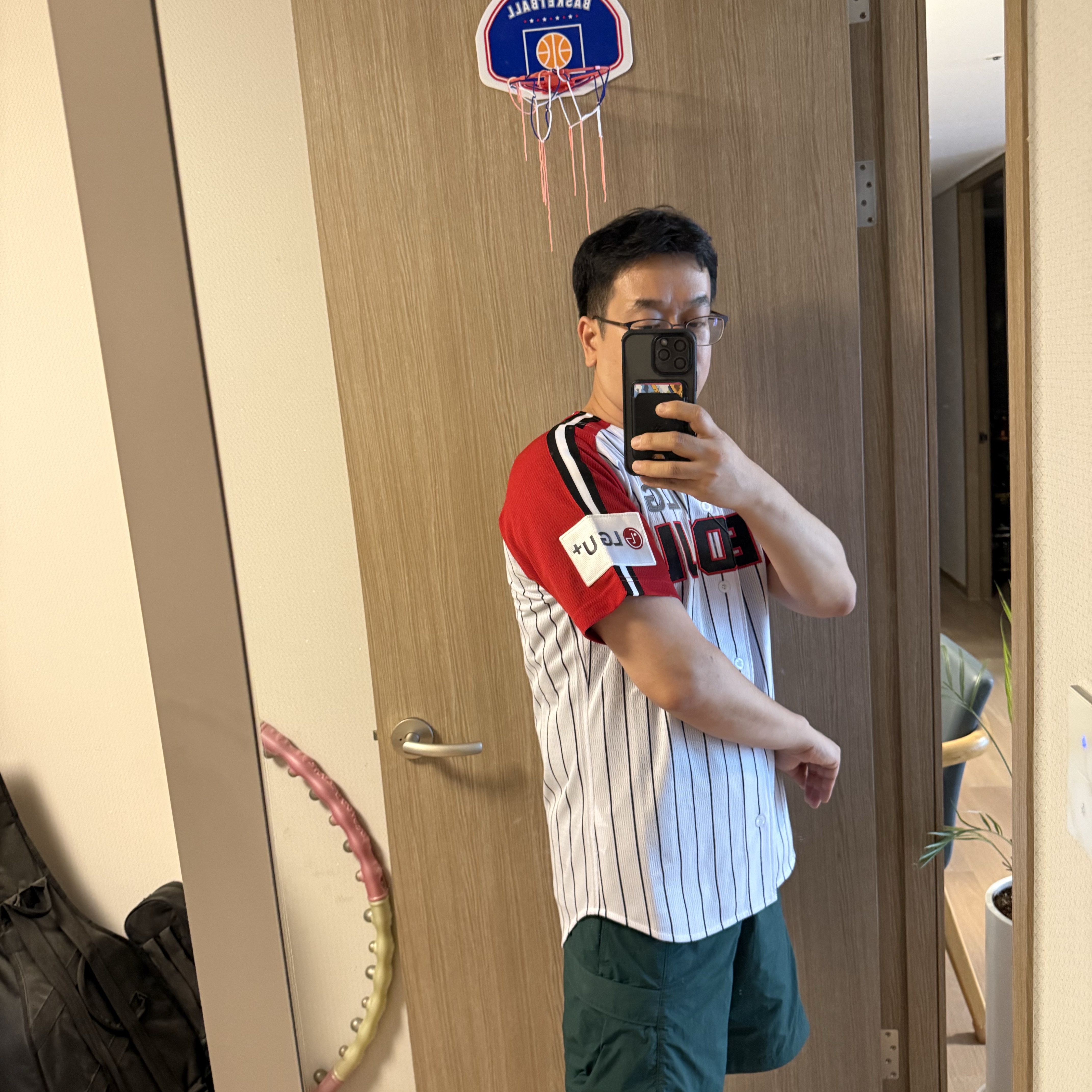 LG Twins x Prospecs 2025 Authentic Seoul Uniform Red (Non Marking Ver.) 착용 스타일 - 3