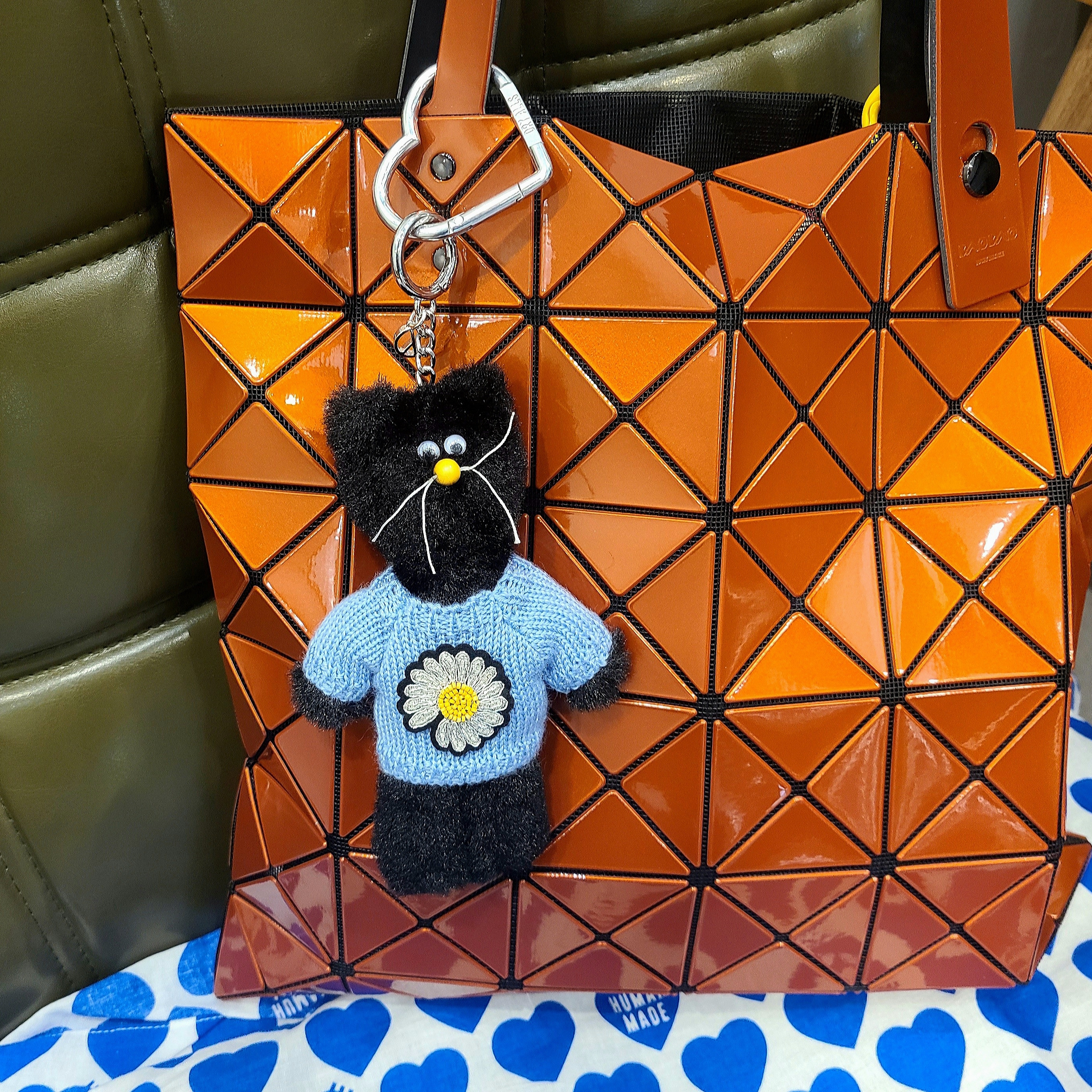Monamhee x Peaceminusone Daihee Plush Keyring, Human Made Heart Carabiner Silver 착용 스타일
