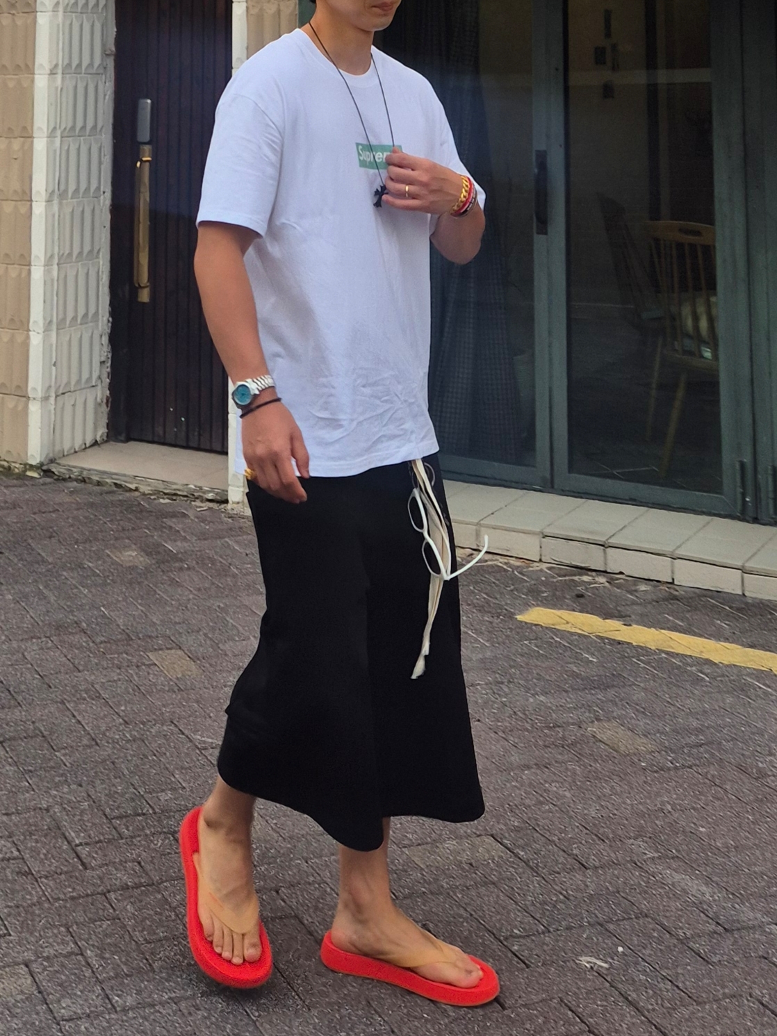 MJD Wide Carpenter Bermuda Shorts Black, Supreme x Tiffany & Co. Box Logo T-Shirt White - 21FW 착용 스타일