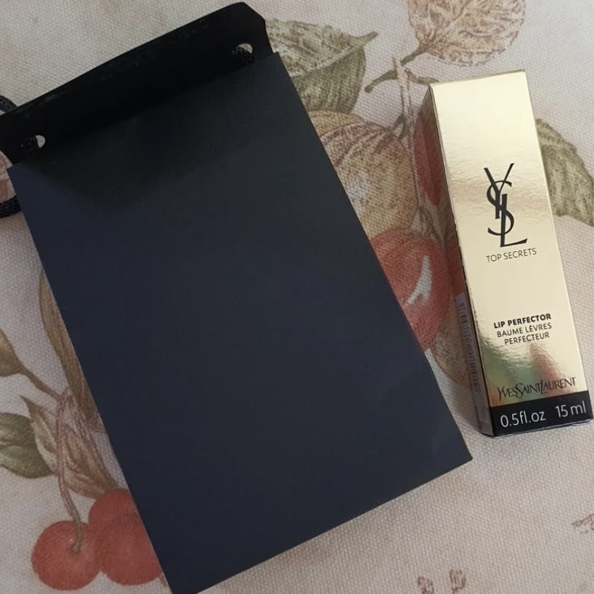 Yves Saint Laurent Top Secrets Lip Perfector 착용 스타일