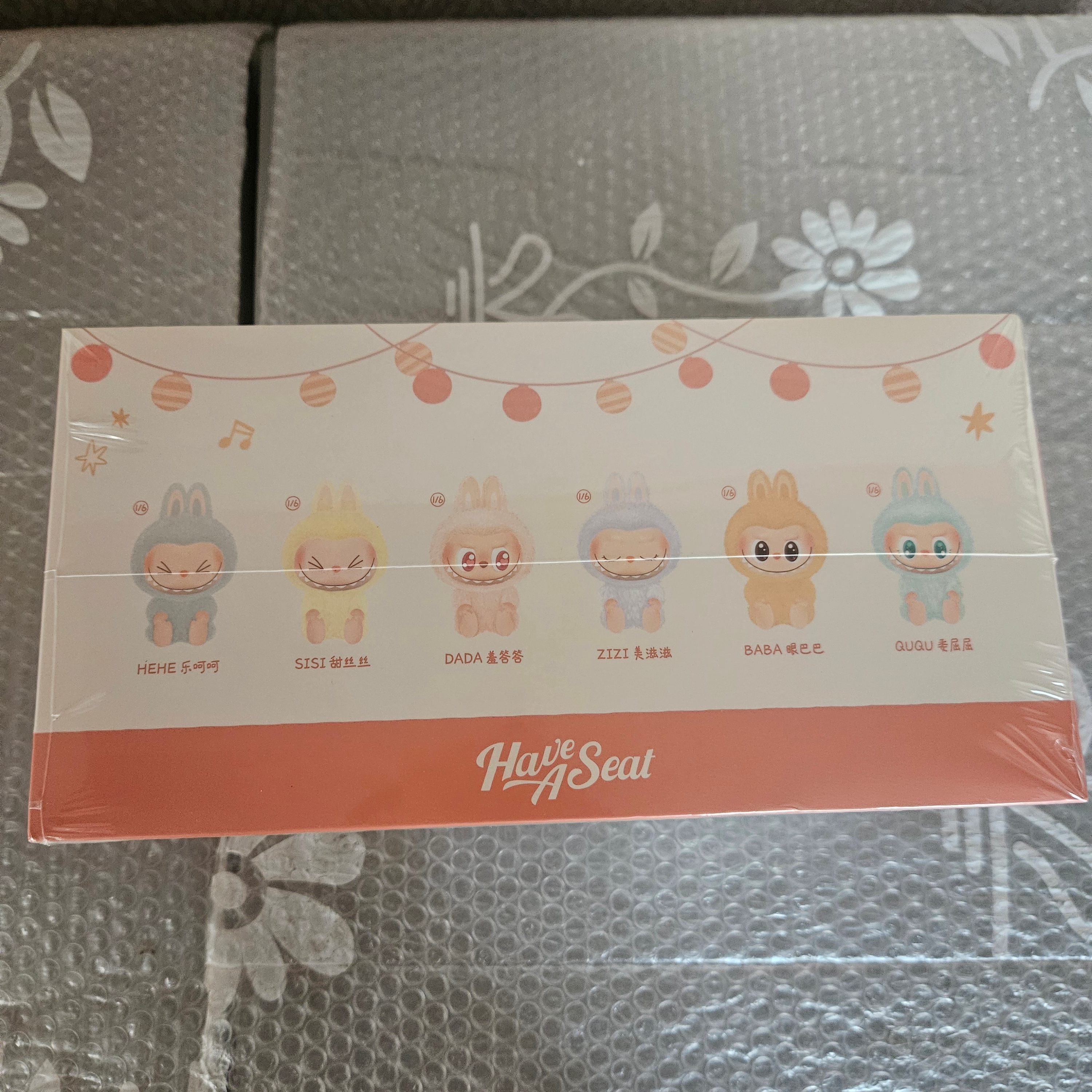 Pop Mart Labubu Let's Play Together Doll Series Sealed Case (6 Blind Boxes) 착용 스타일