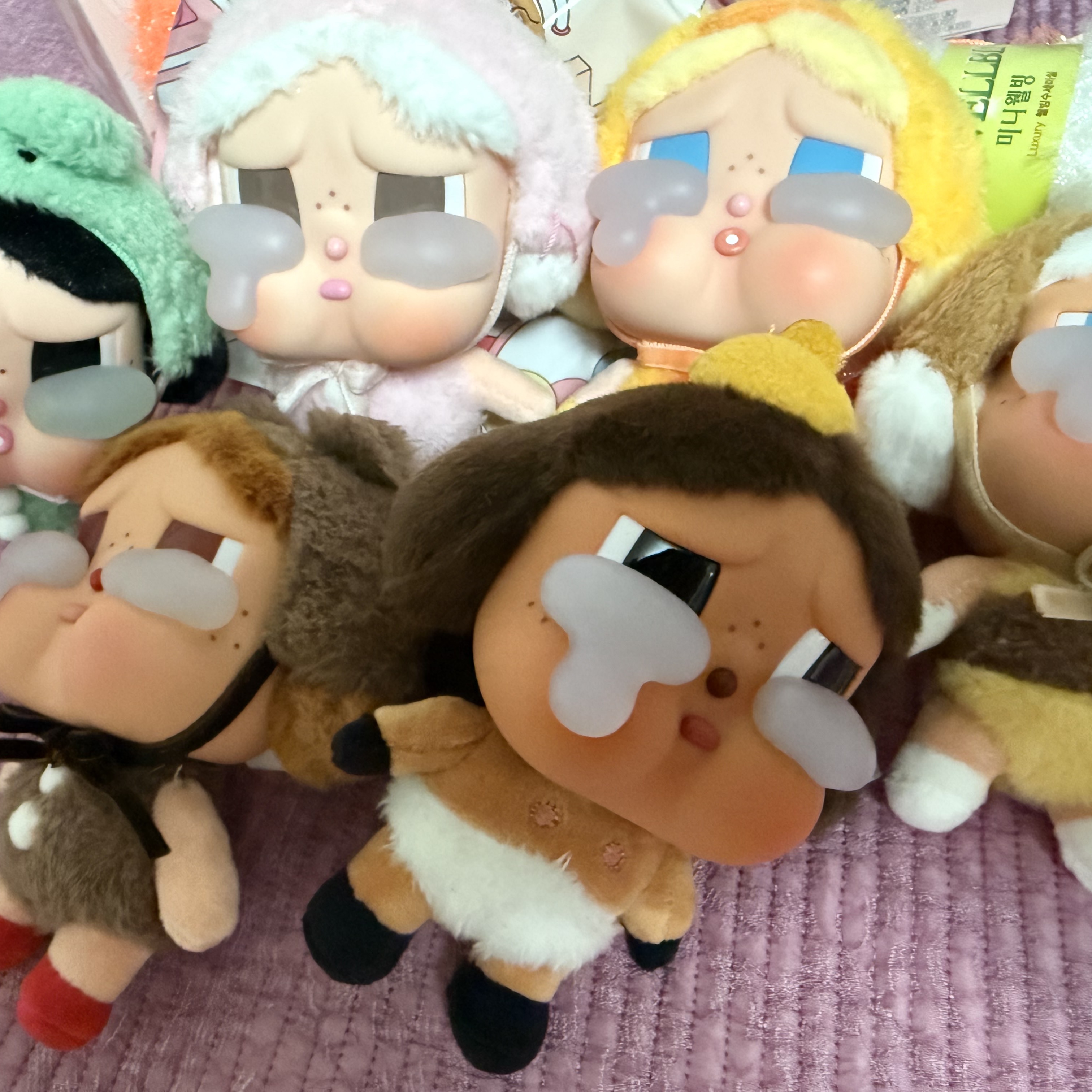 Pop Mart Crybaby Crying Again Series Plush Keyring Sealed Case (6 Blind Boxes) 착용 스타일 - 1