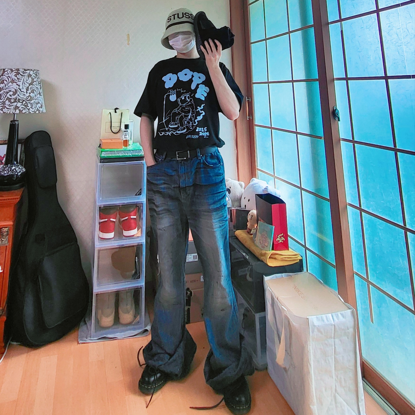 Dr. Martens 1460 Smooth Boots Black, Stussy Jacquard Knit Bucket Hat Natural 착용 스타일 - 4