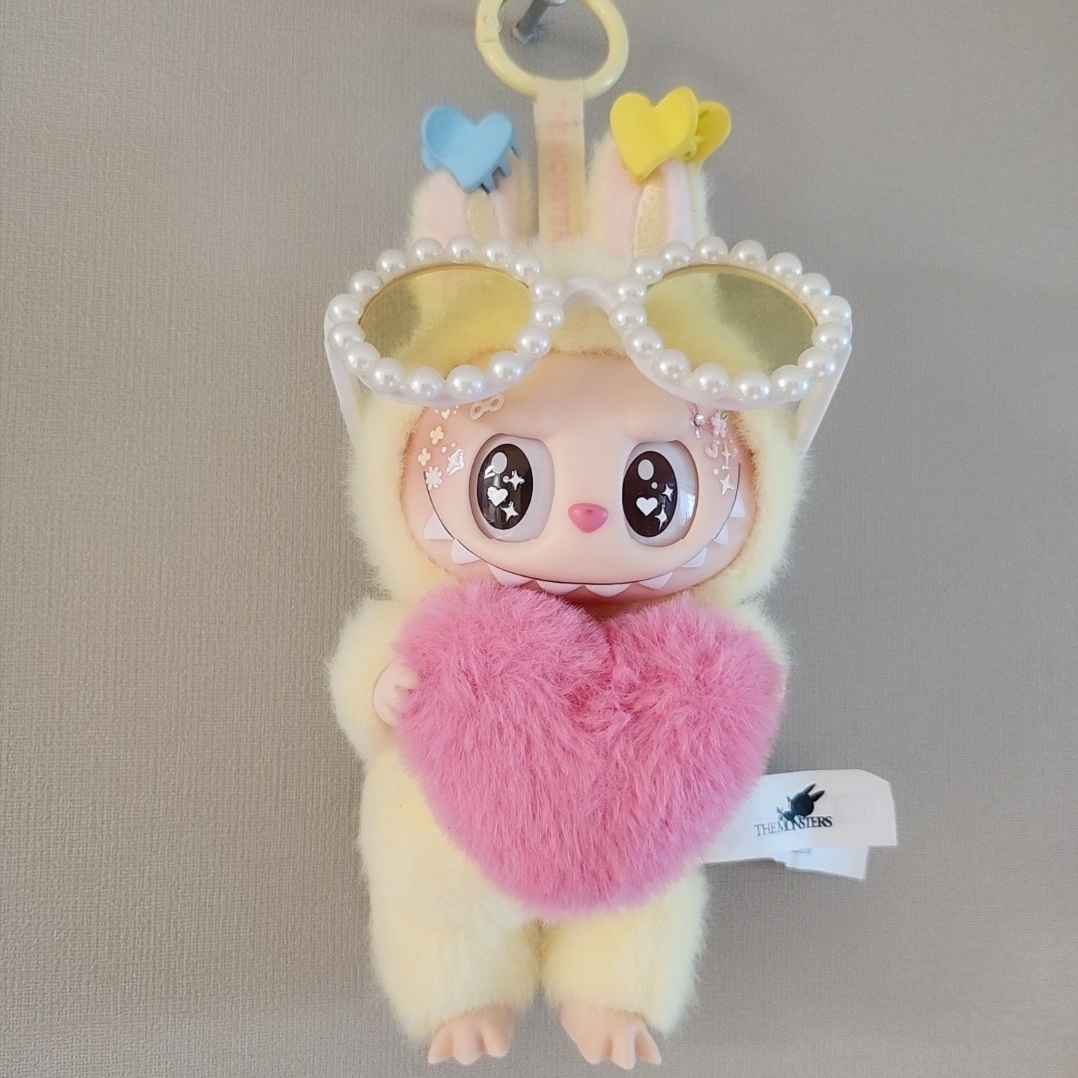 Pop Mart The Monsters Checkmate Series Plush Keyring 착용 스타일