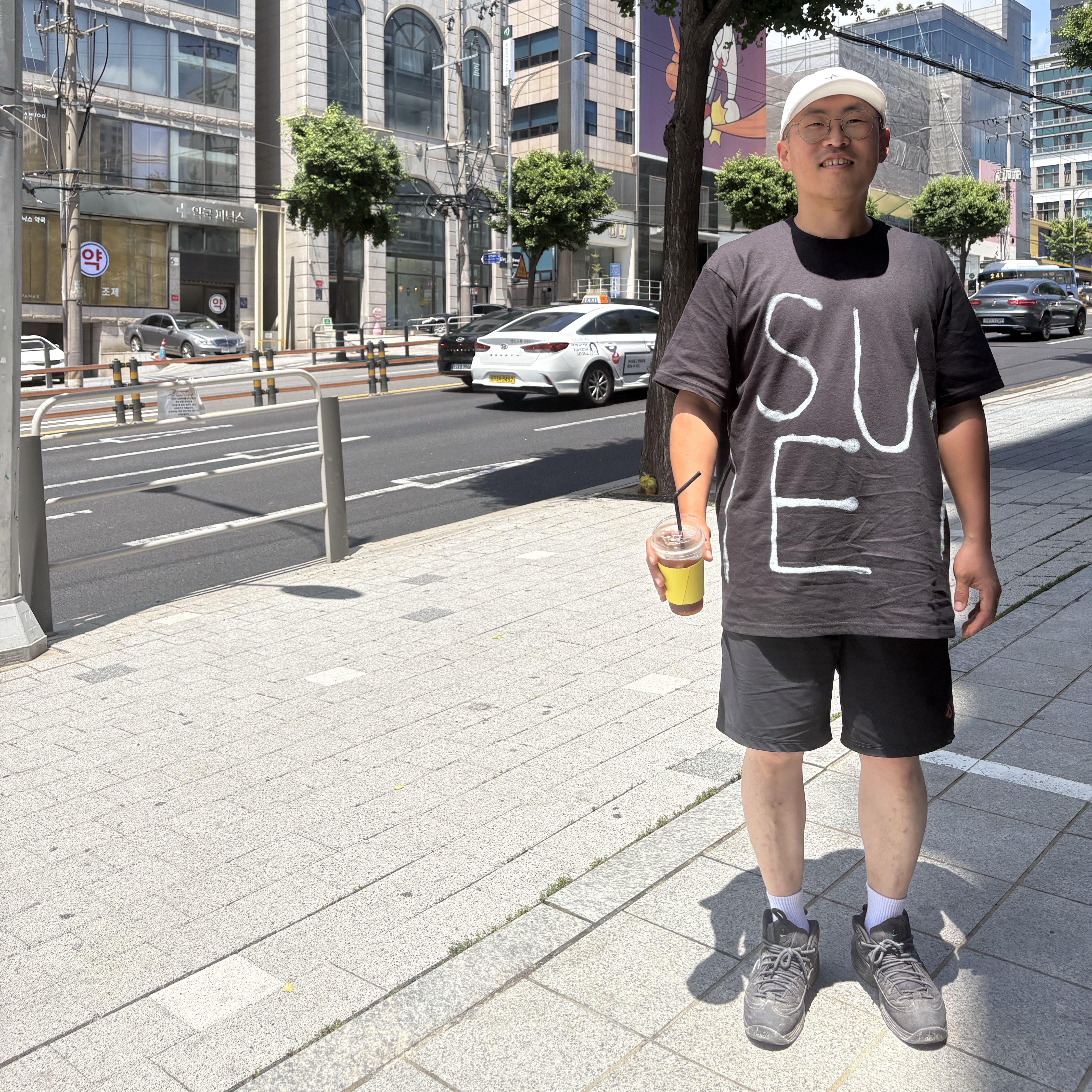 Supreme Painted T-Shirt Black - 25SS, Stussy Mid-Depth Big Stock Snapback Tan 착용 스타일