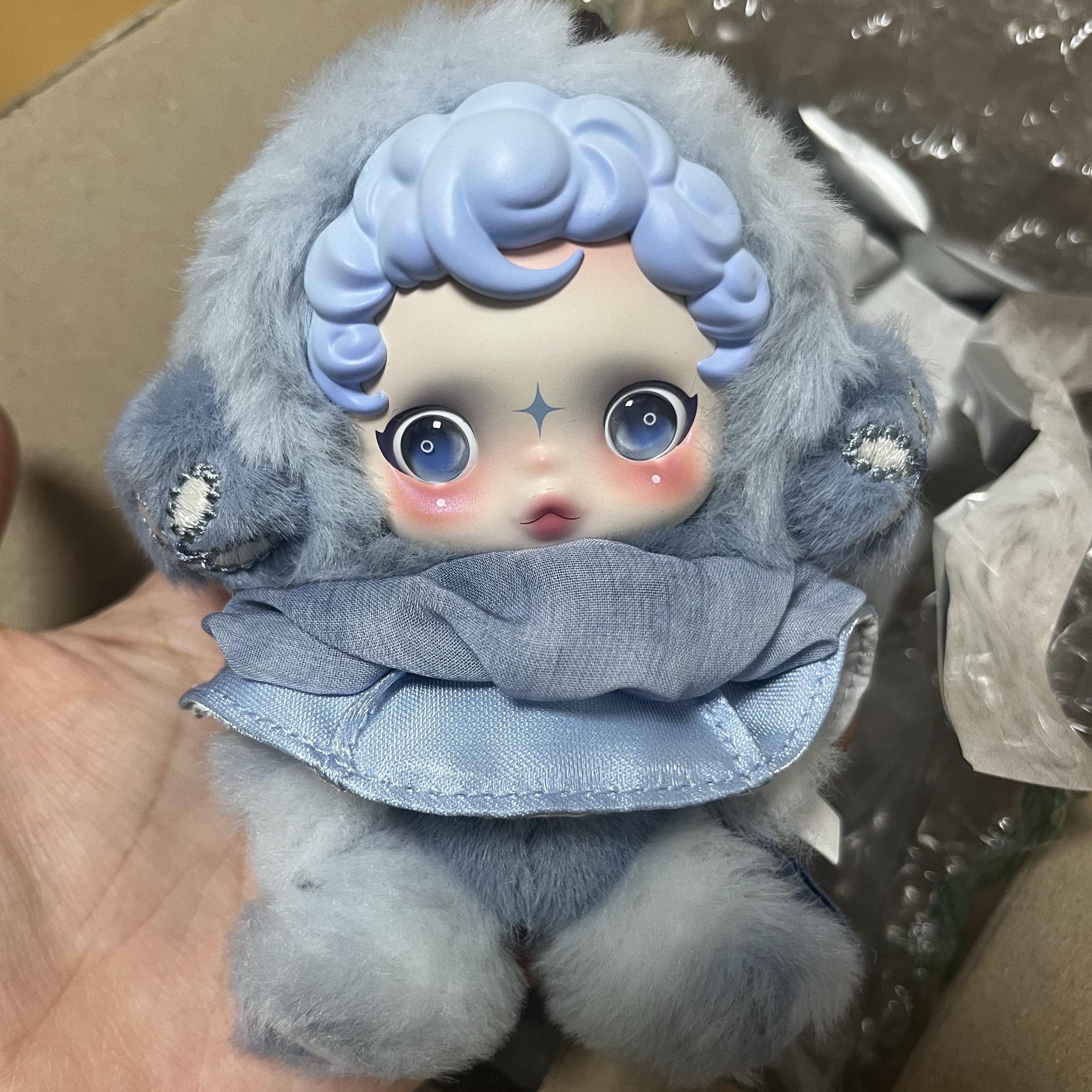 Pop Mart Skullpanda L’Impressionnisme Series Plush Doll Dew (Opened Case) 착용 스타일