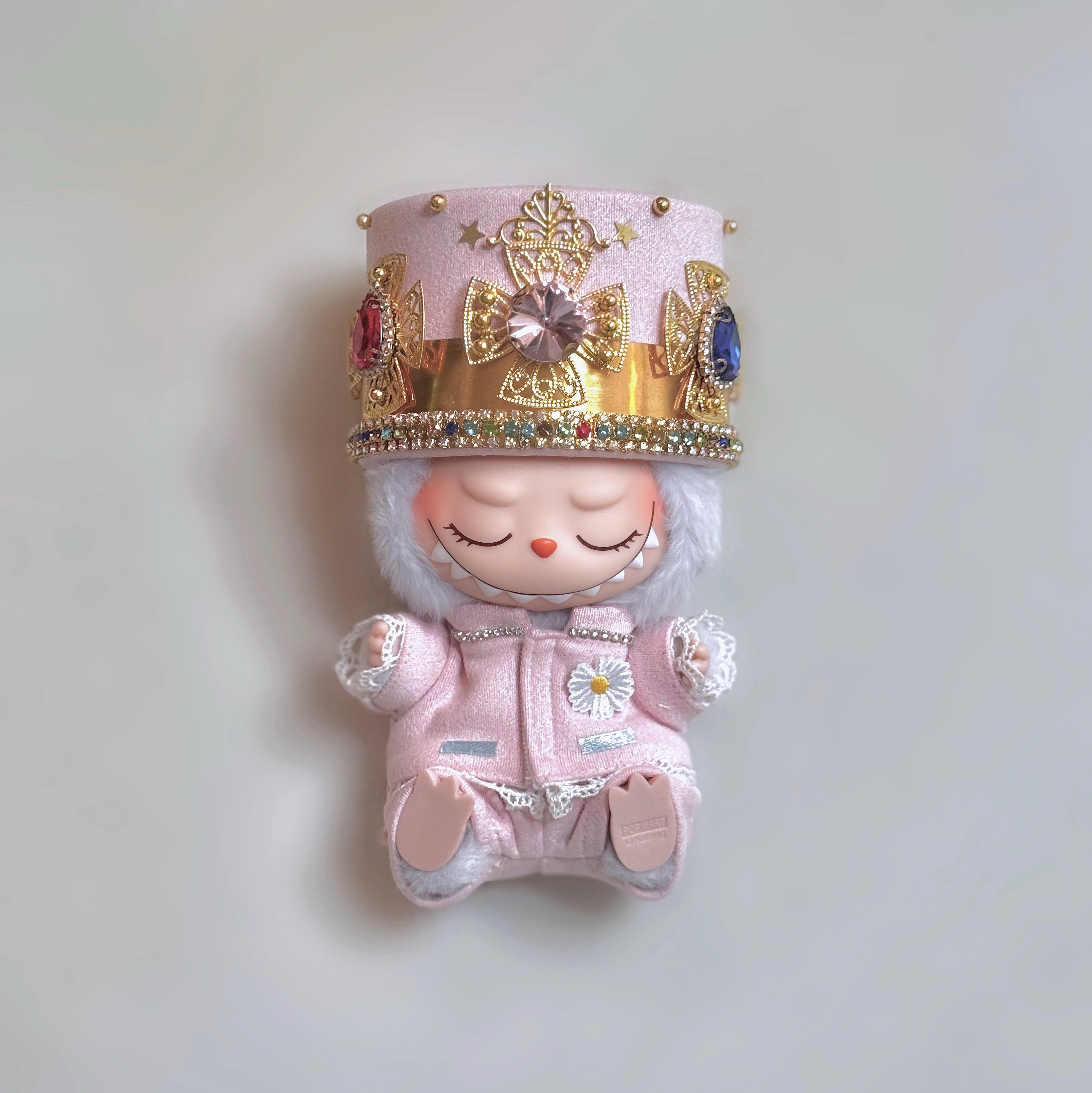 Pop Mart Labubu Let's Play Together Doll Series Zizi Keyring (Opened Case) 착용 스타일