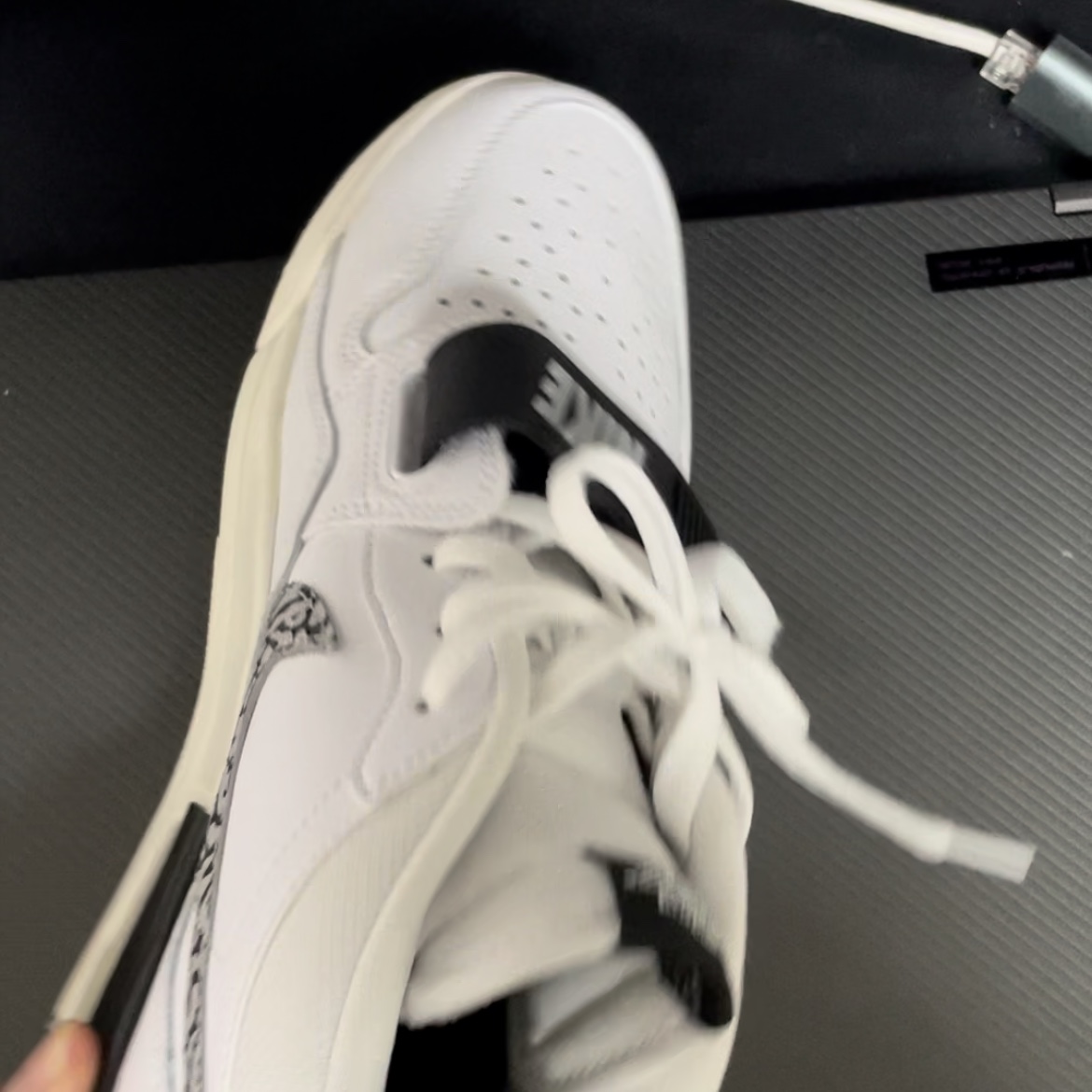 Jordan Legacy 312 Low White Black 착용 스타일