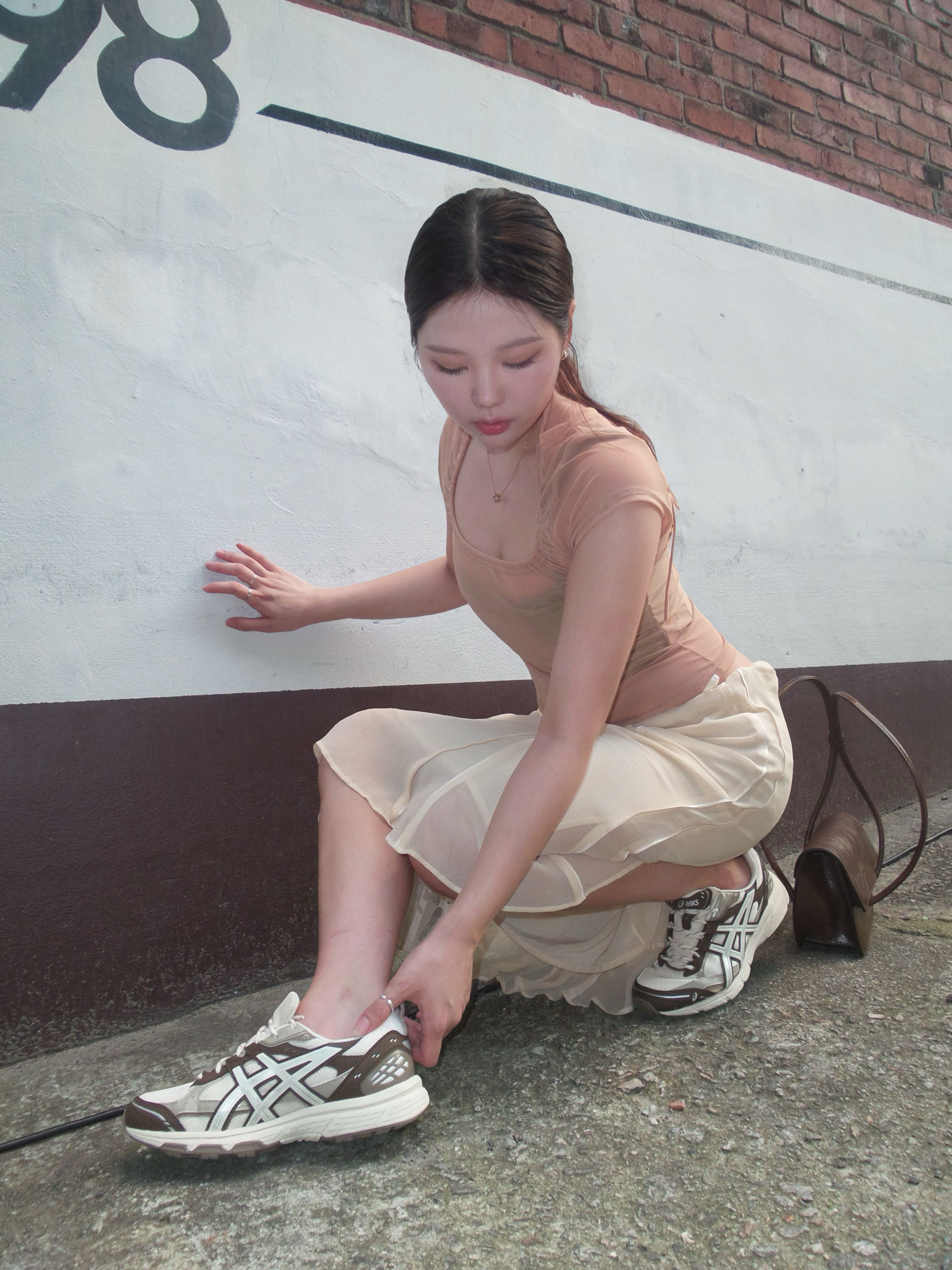 Asics Gel-Nunobiki Cream Brown Storm 착용 스타일 - 2
