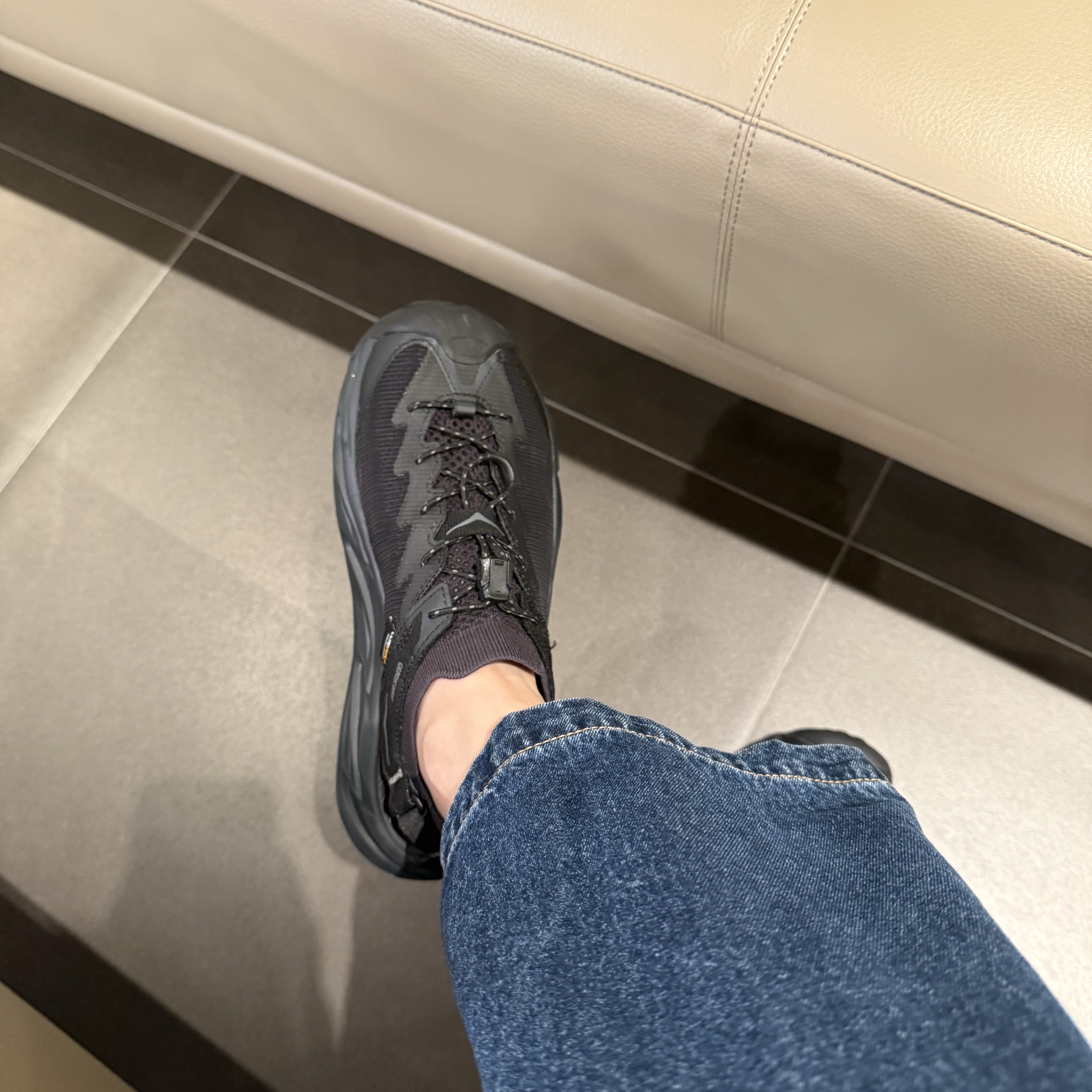 (W) Hoka Hopara 2 Black 착용 스타일