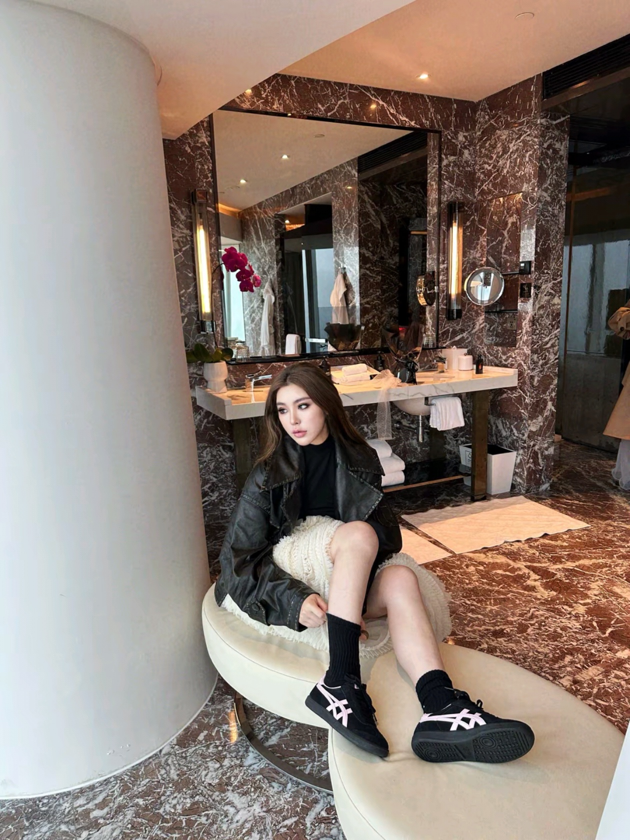 (W) Onitsuka Tiger Tokuten Black Pink, Onitsuka Tiger Mexico 66 Black Dragon Fruit 착용 스타일 - 2