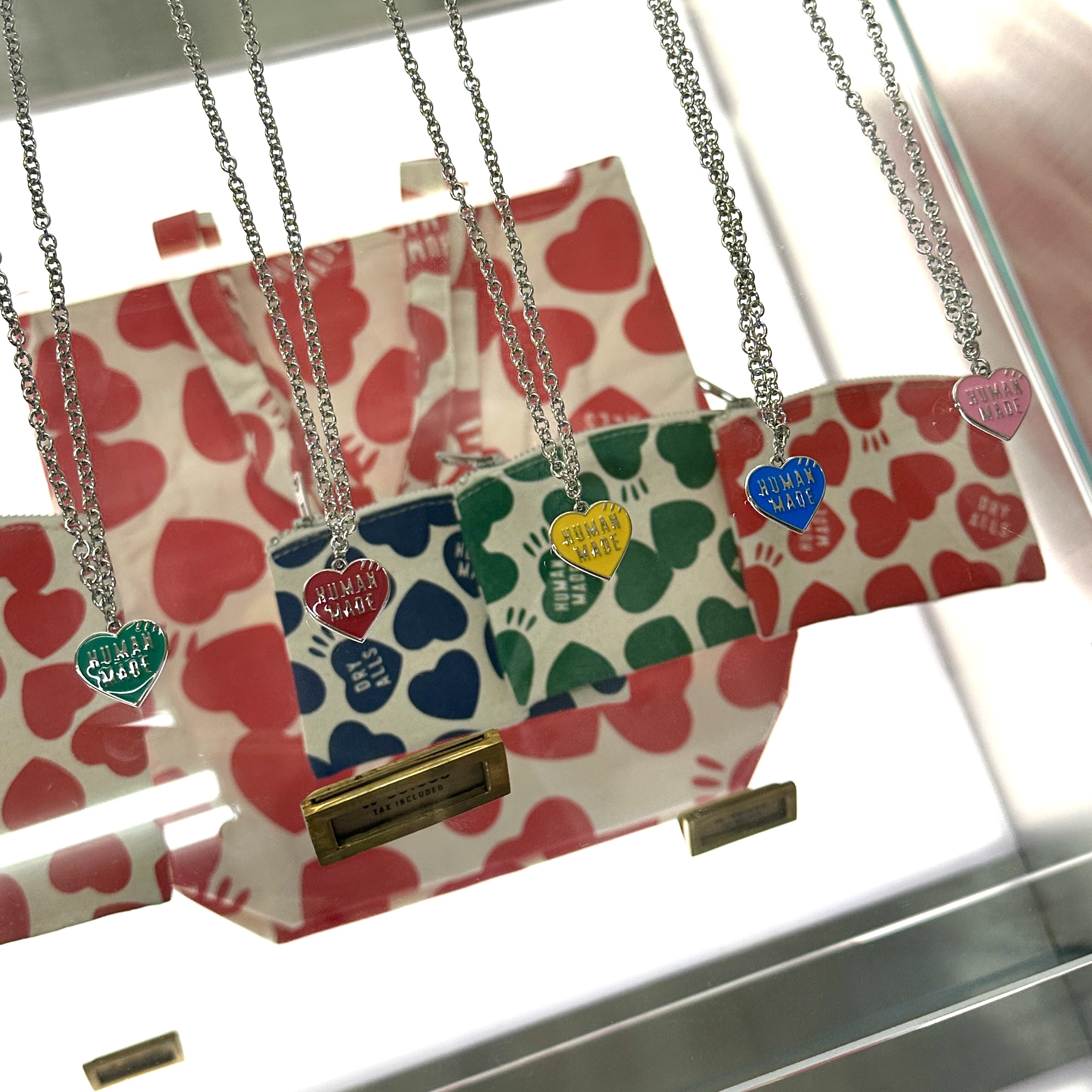 Human Made Heart Necklace Red, Human Made Heart Necklace Blue 착용 스타일