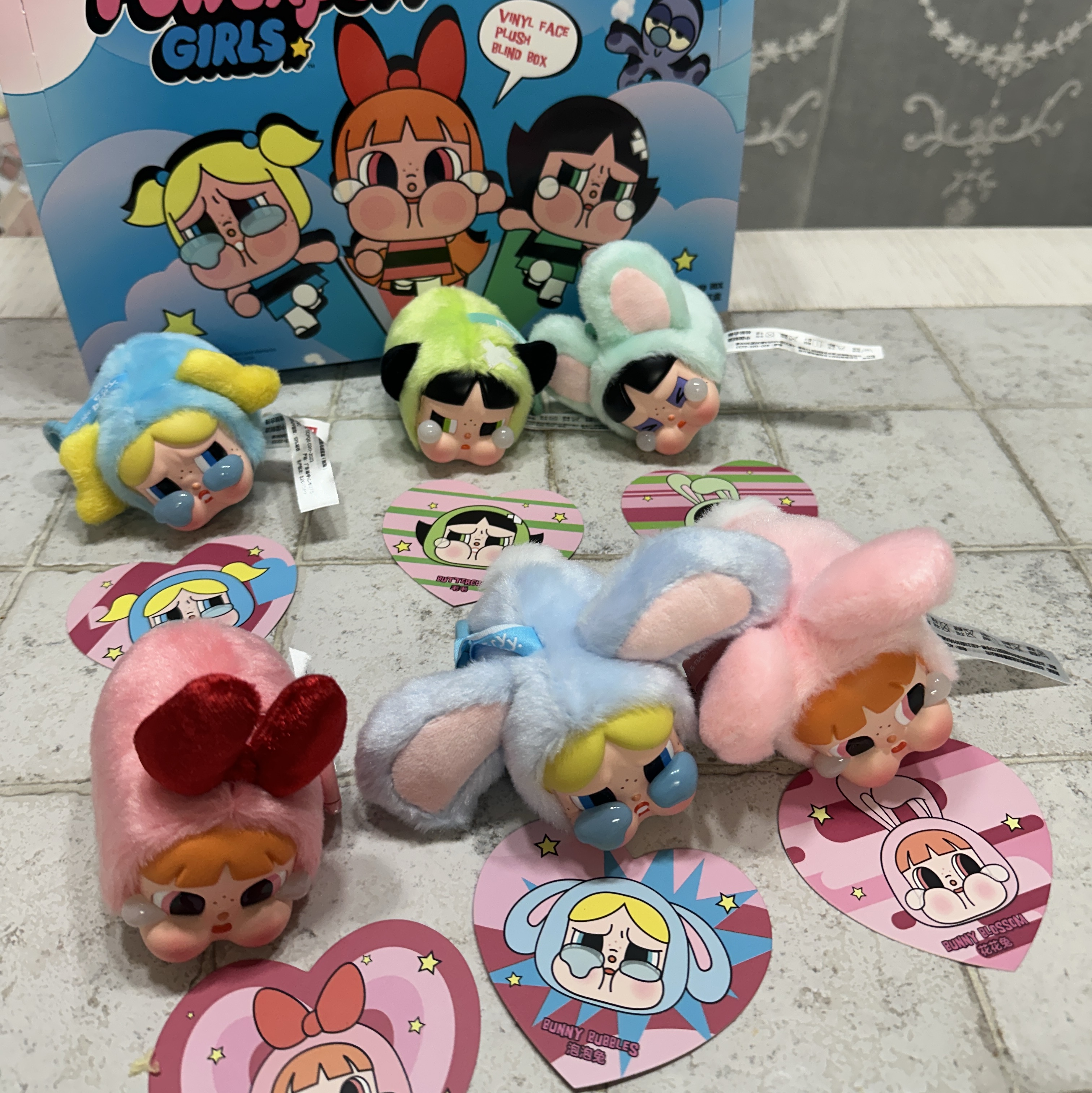 Pop Mart Crybaby x Powerpuff Girls Series Keyring Sealed Case (6 Blind Boxes) 착용 스타일
