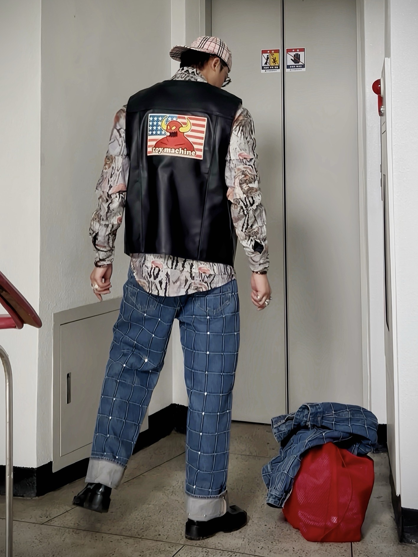 Supreme x Burberry Denim 6-Panel Pink - 22SS, Supreme x Martine Rose Patchwork Shirt Multicolor - 24FW 착용 스타일