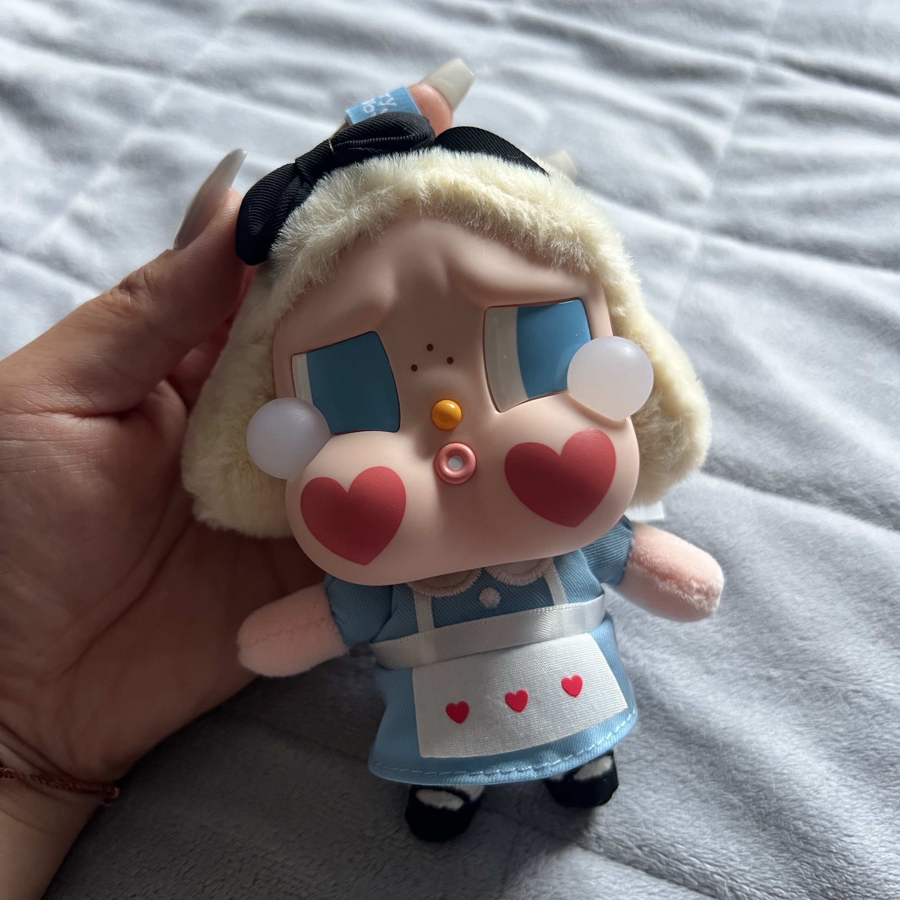 Pop Mart Crybaby Crying Again Series Plush Keyring She's Alice (Opened Case) 착용 스타일