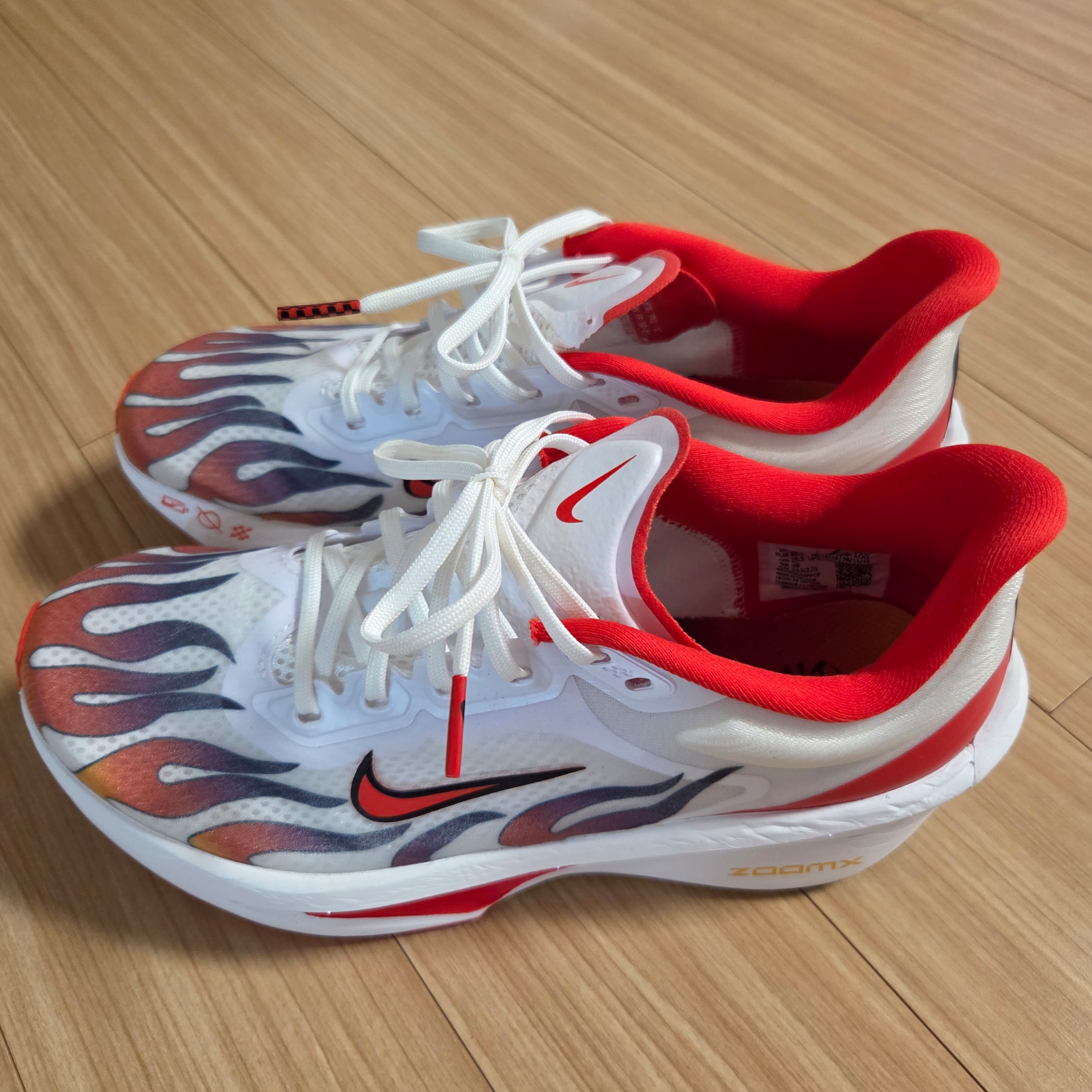Nike Zoom Fly 6 PRM White Habanero Red 착용 스타일