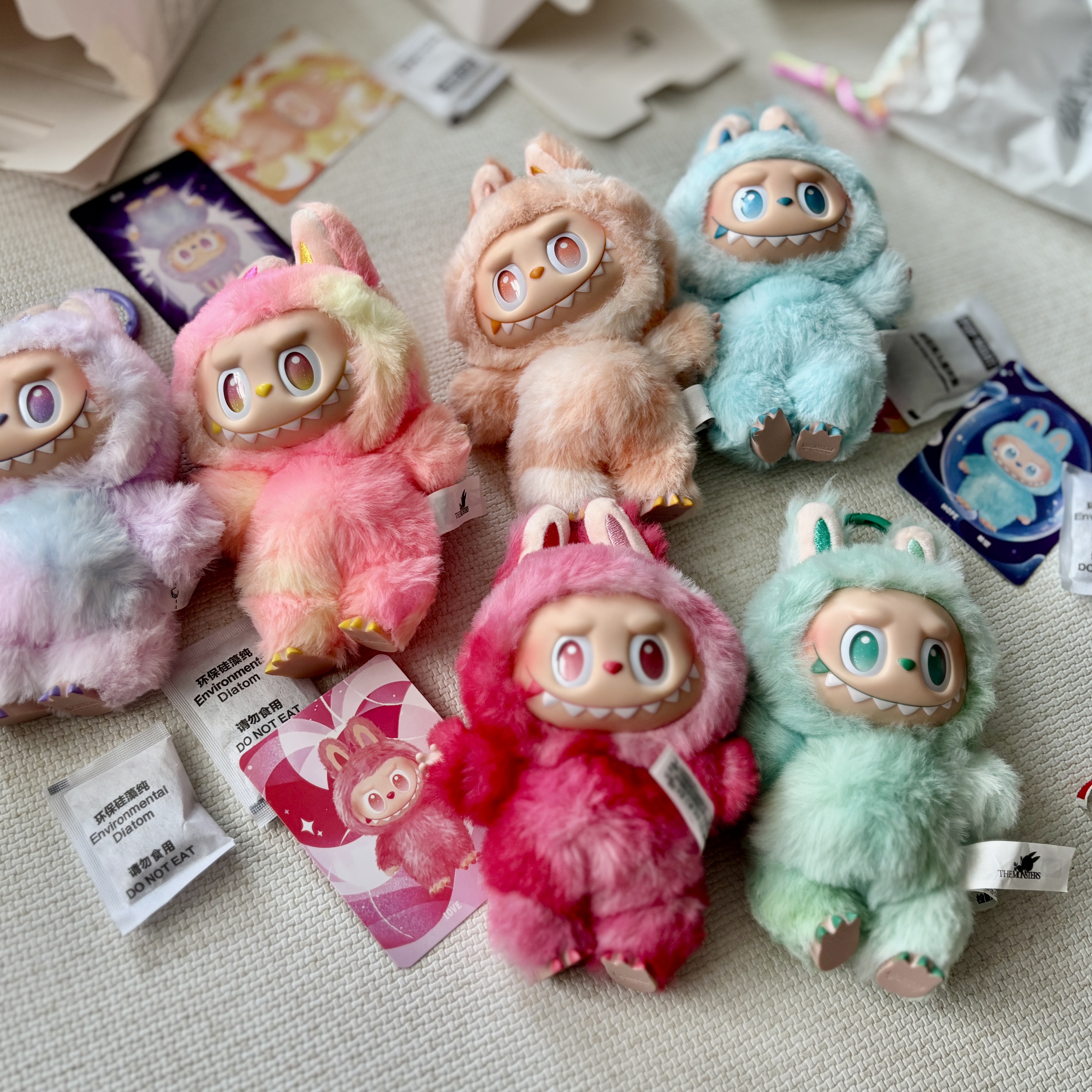 Pop Mart The Monsters Zimomo Angel In Clouds Vinyl Face Doll, Pop Mart Labubu The Monsters Highlight Series Sealed Case (6 Blind Boxes) 착용 스타일 - 3