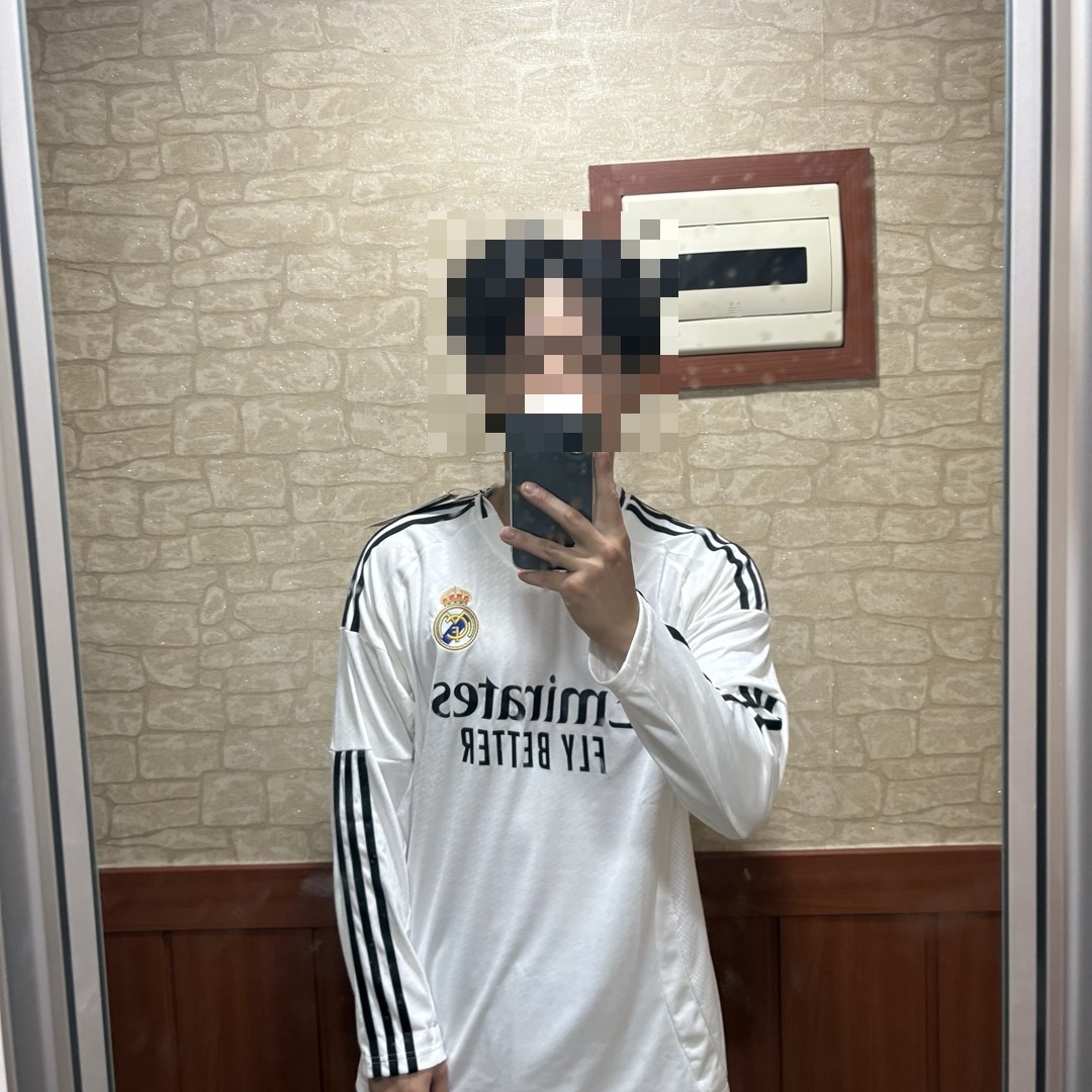 Adidas Real Madrid 2024/25 Home Long Sleeve Jersey White - KR Sizing (Non Marking Ver.) 착용 스타일