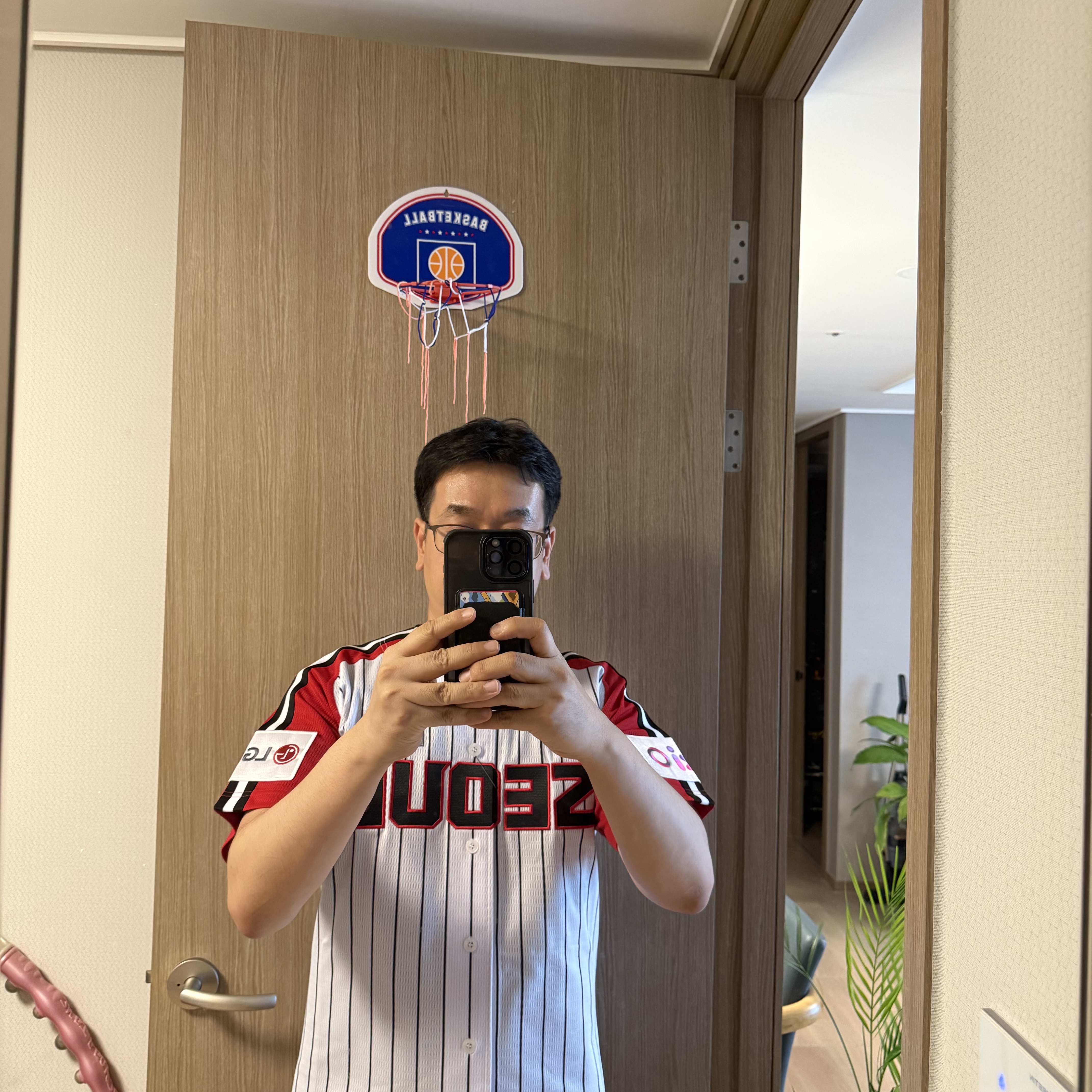 LG Twins x Prospecs 2025 Authentic Seoul Uniform Red (Non Marking Ver.) 착용 스타일 - 2