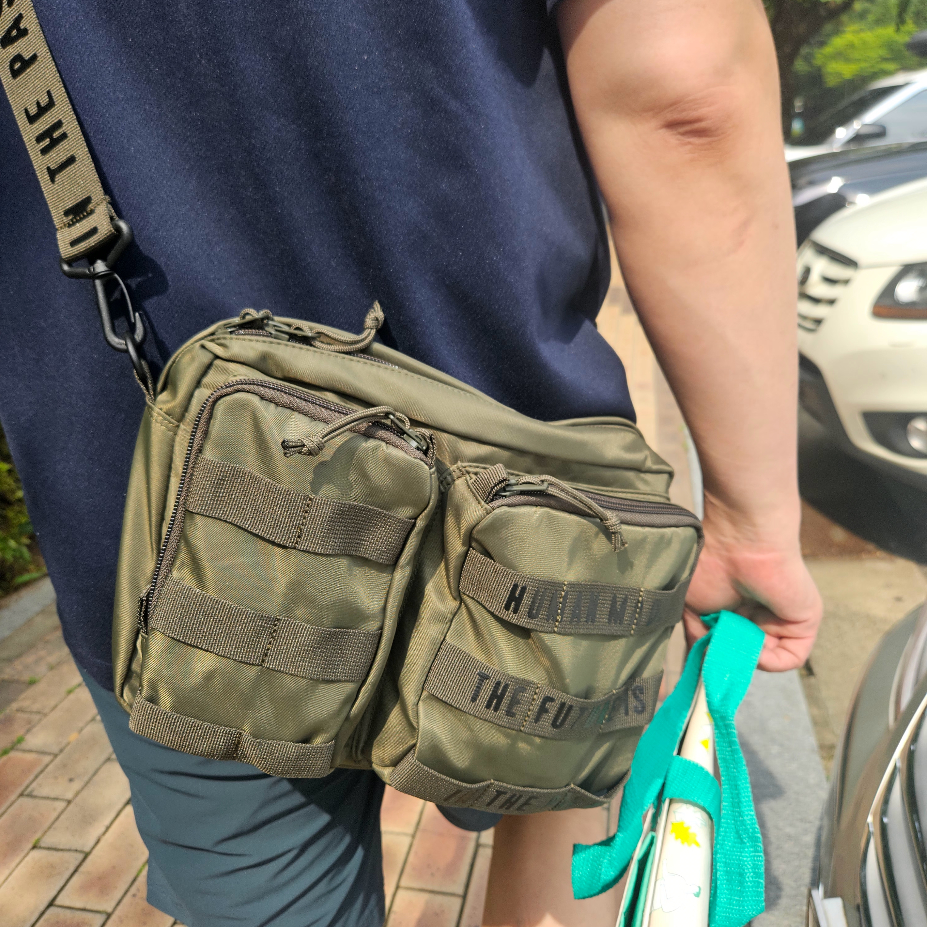 Human Made Military Pouch Large Olive Drab 착용 스타일 - 1
