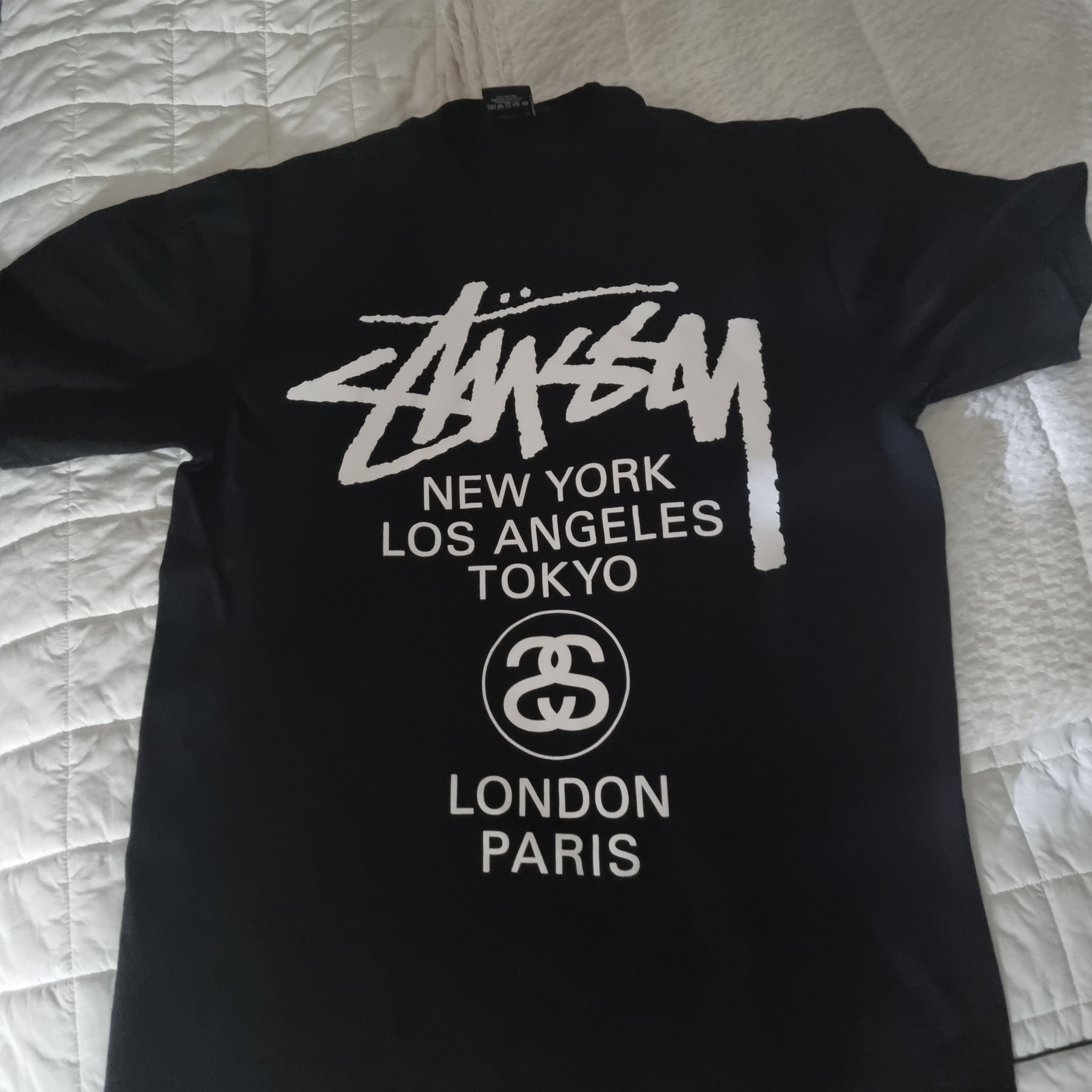 Stussy World Tour T-Shirt Black 착용 스타일 - 2