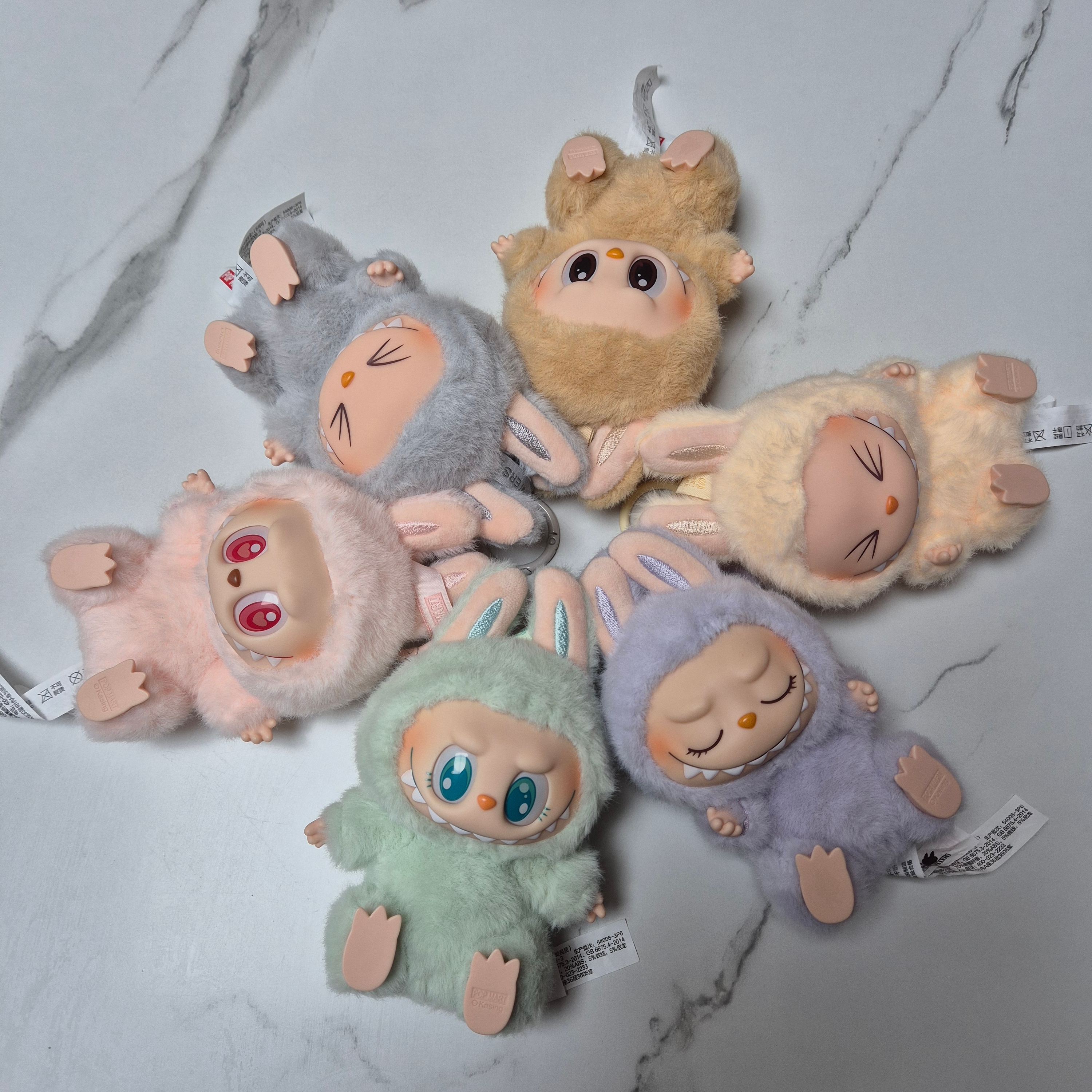 Pop Mart Labubu Let's Play Together Doll Series Sealed Case (6 Blind Boxes) 착용 스타일