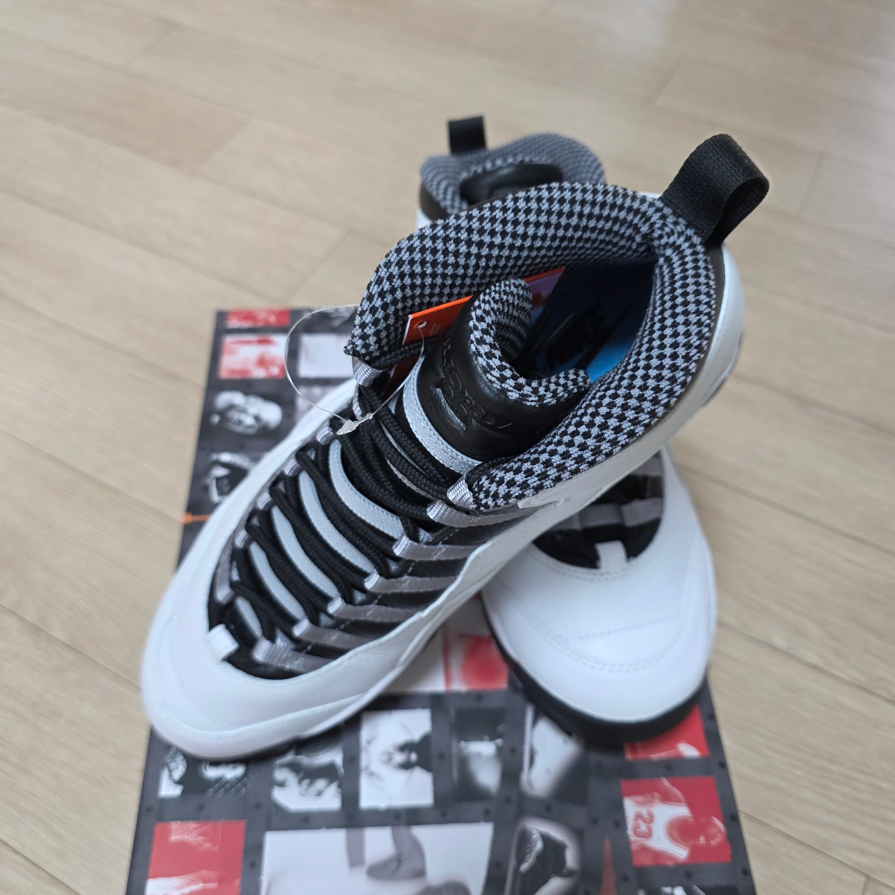 Jordan 10 Retro Light Steel Grey 착용 스타일 - 3