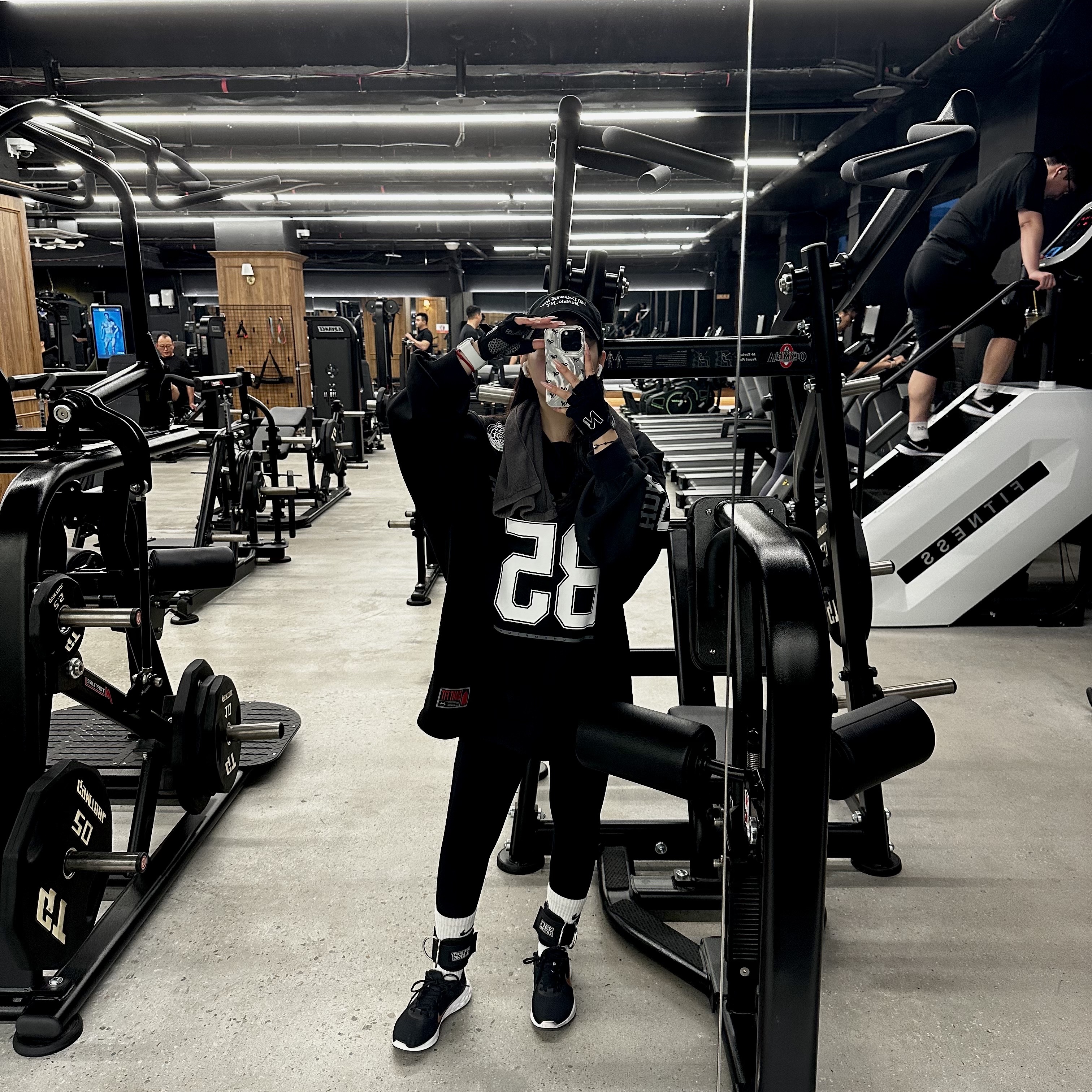 HDEX Giant Fit Rugby Jersey Long Sleeves Black, Nike Everyday Lightweight Training Crew Socks White (3 Pack/Korean Ver.) 착용 스타일