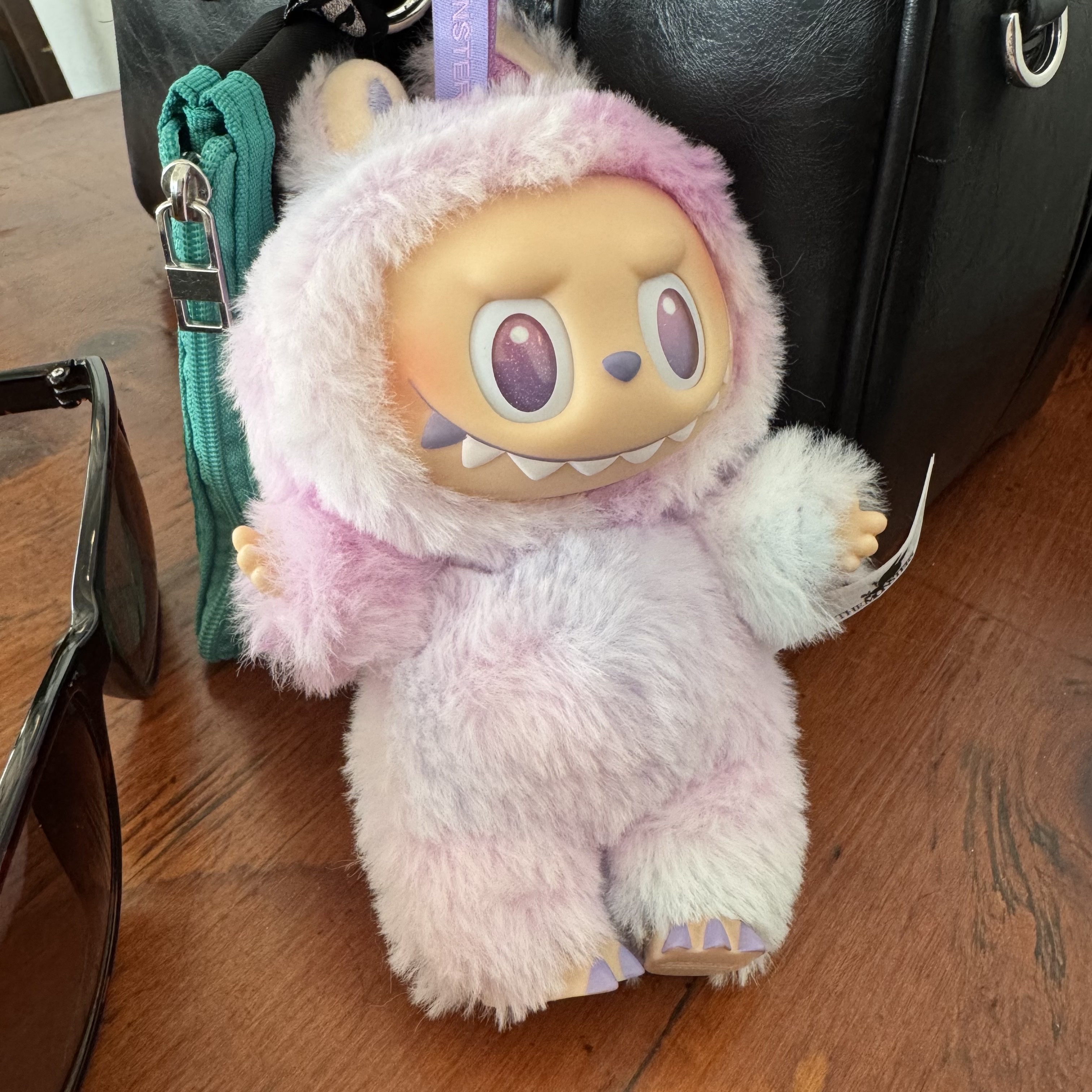 Pop Mart Labubu The Monsters Highlight Series Luck Keyring (Opened Case) 착용 스타일