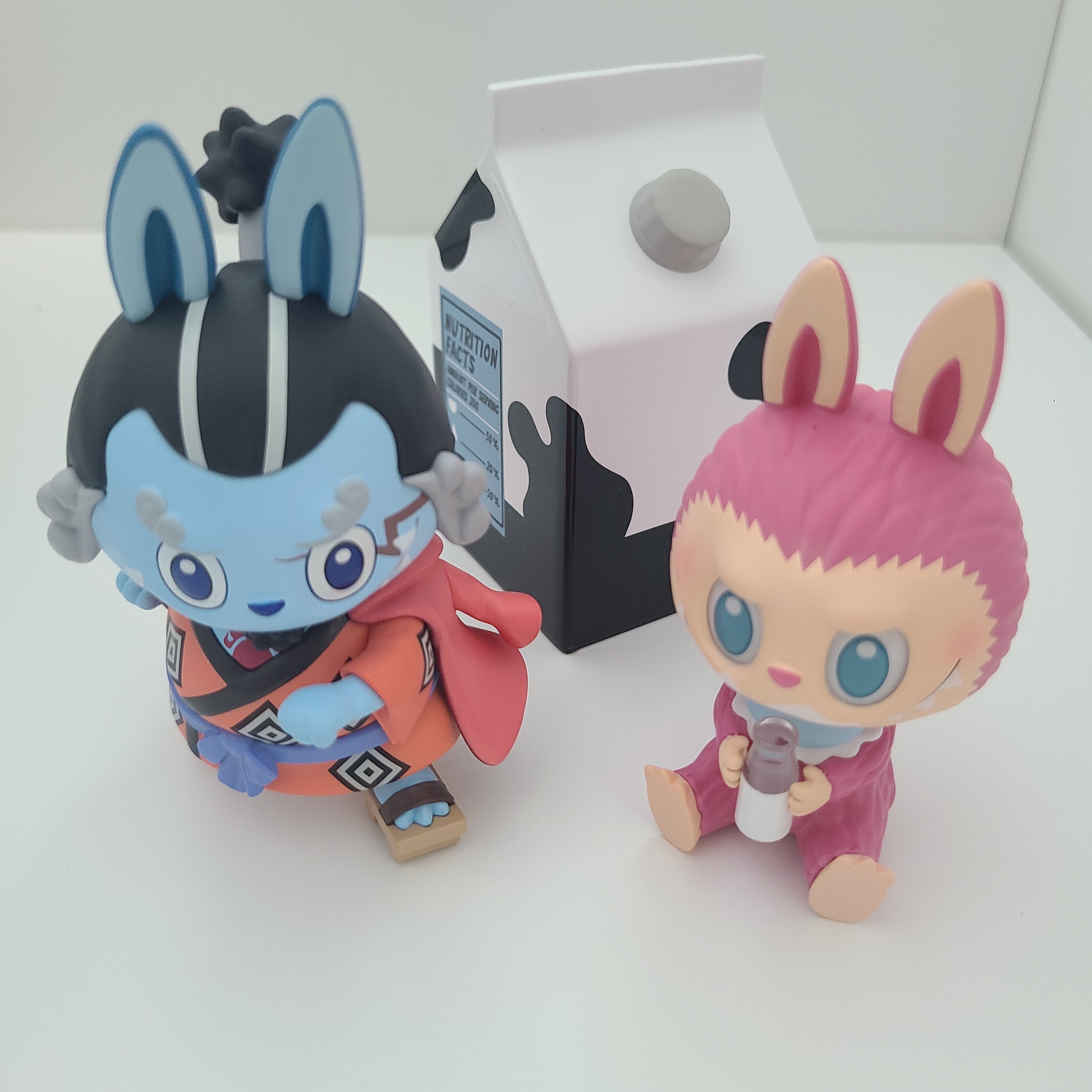 Pop Mart Labubu The Monsters Wacky Mart Series Figures Milk (Opened Case), Pop Mart Labubu The Monsters x One Piece Series Figures Jinbe (Opened Case) 착용 스타일