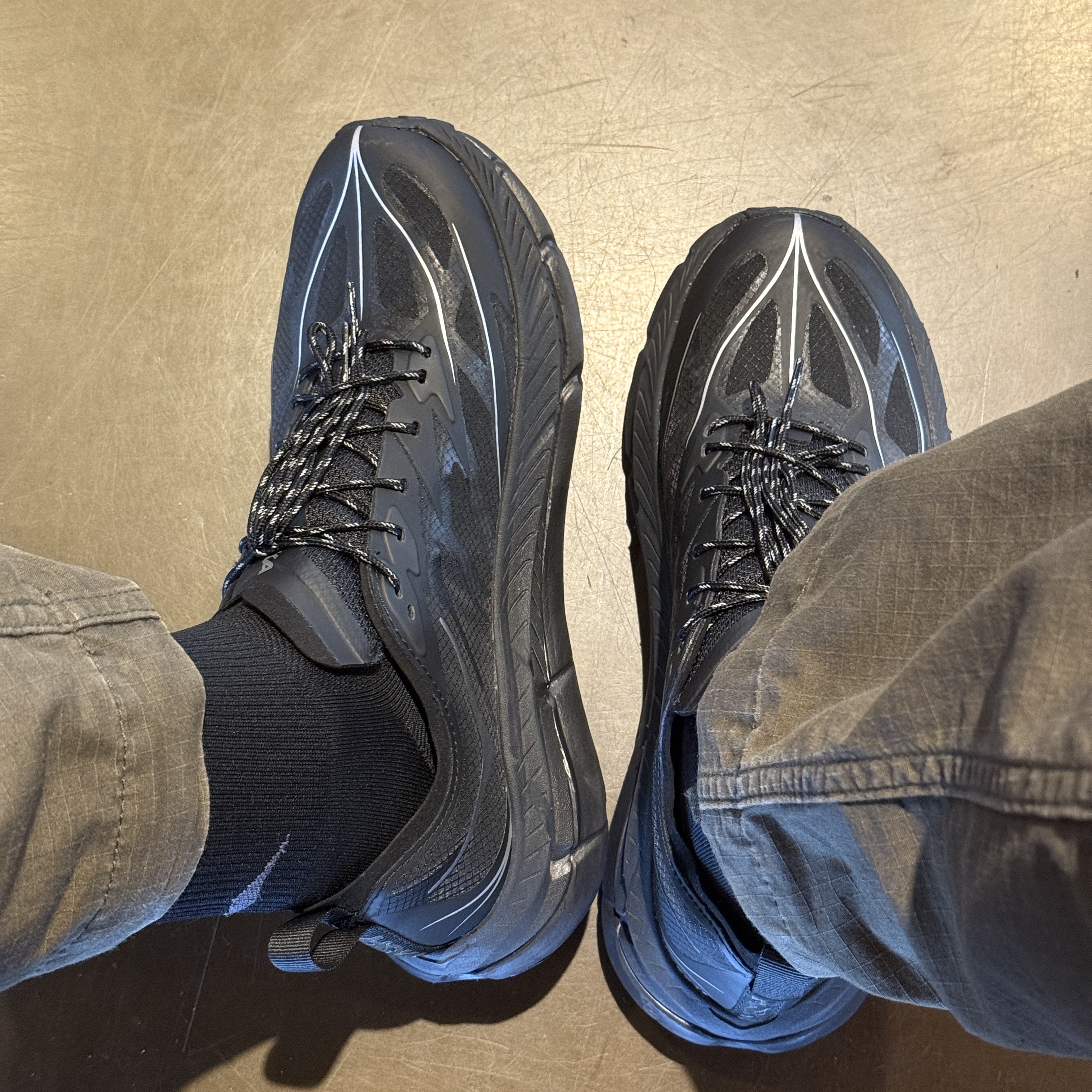 Hoka Mafate Speed 4 Lite Black Outer Orbit 착용 스타일 - 2