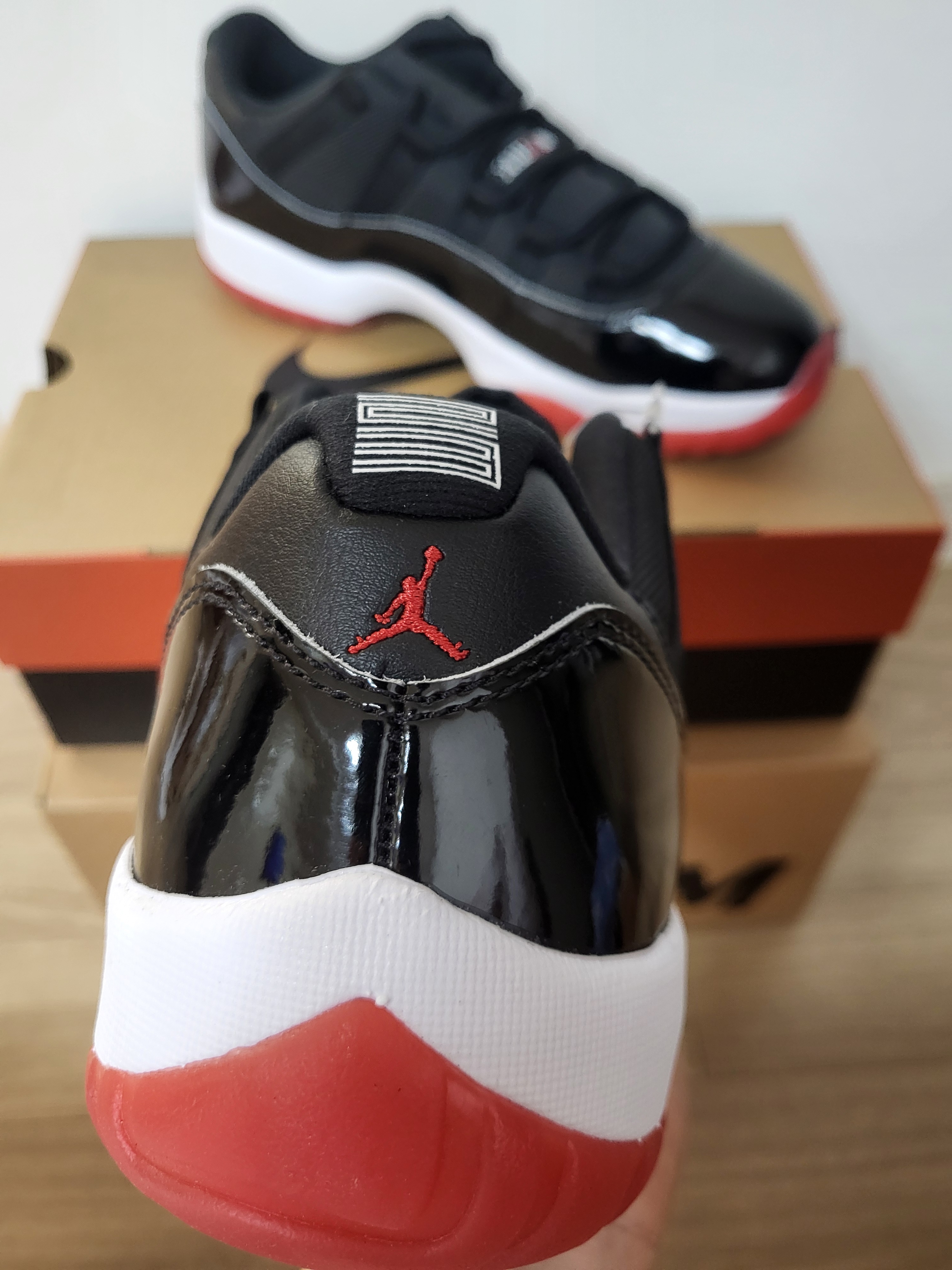 Jordan 11 Retro Low Bred 2025 착용 스타일 - 2