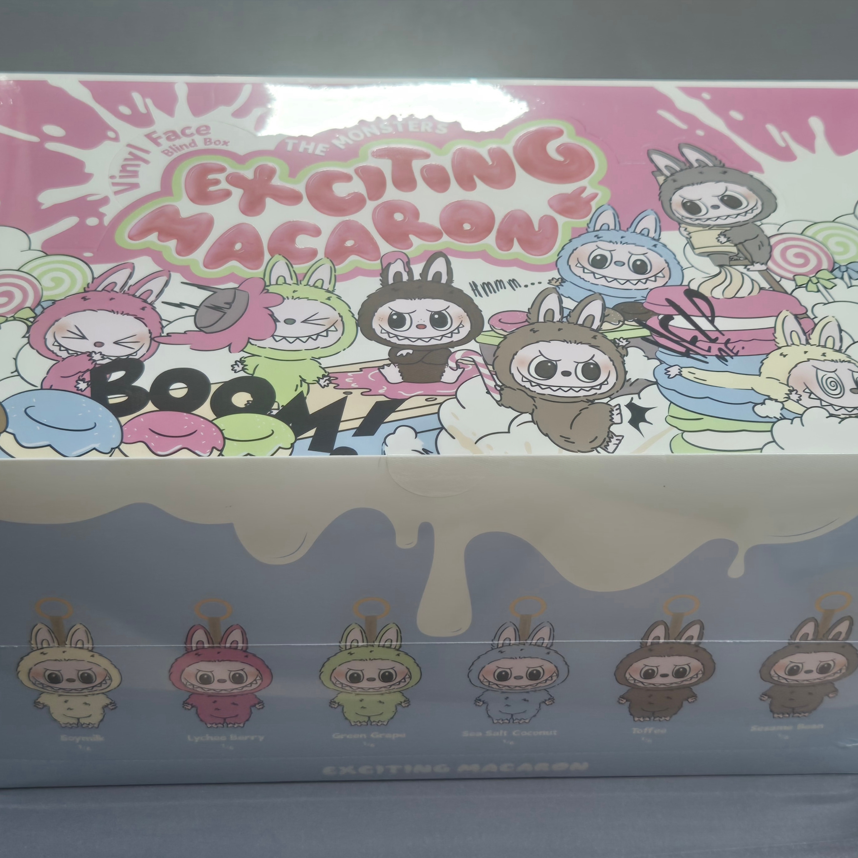 Pop Mart The Monsters Labubu Tasty Macarons Series Sealed Case (6 Blind Boxes) 착용 스타일