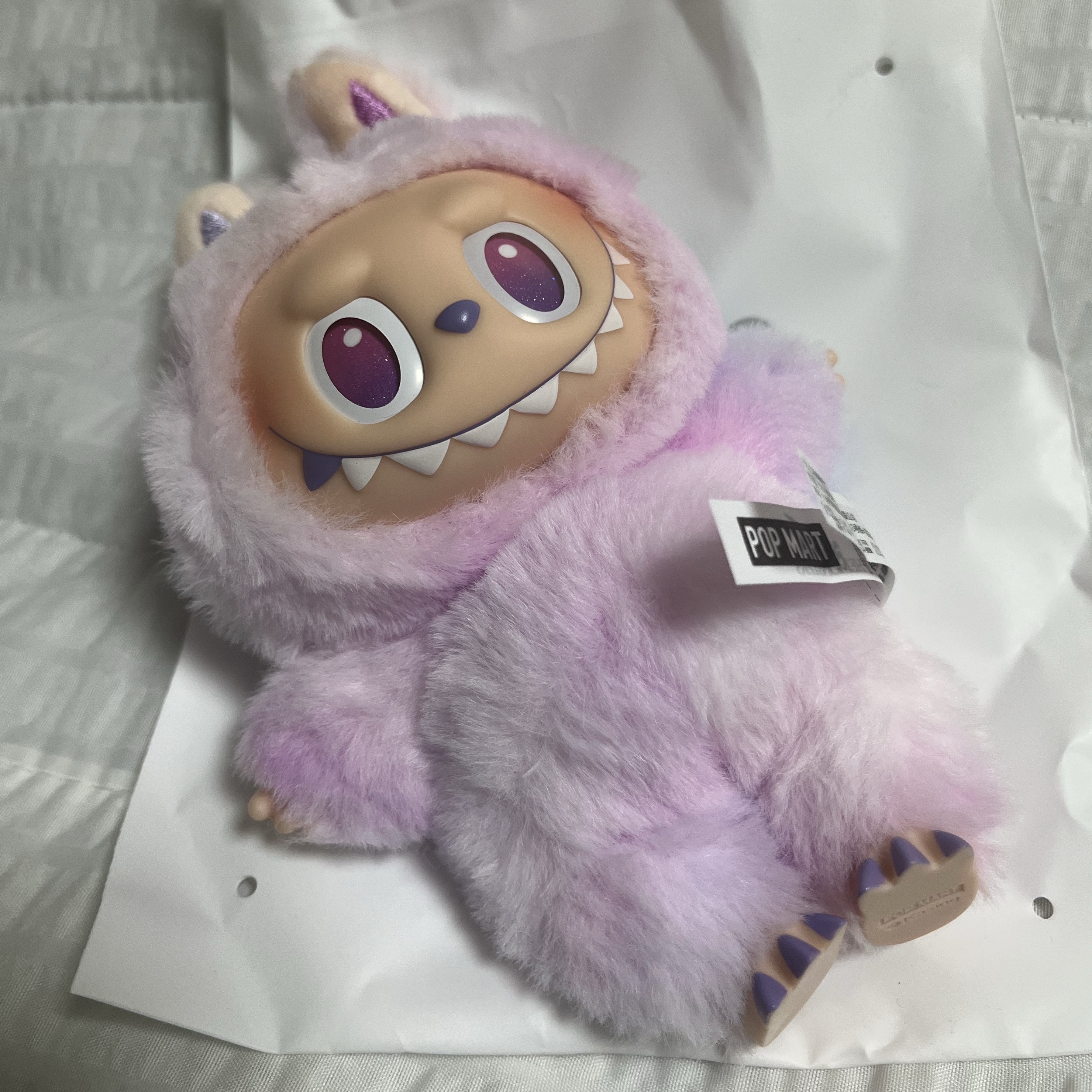Pop Mart Labubu The Monsters Highlight Series Luck Keyring (Opened Case) 착용 스타일