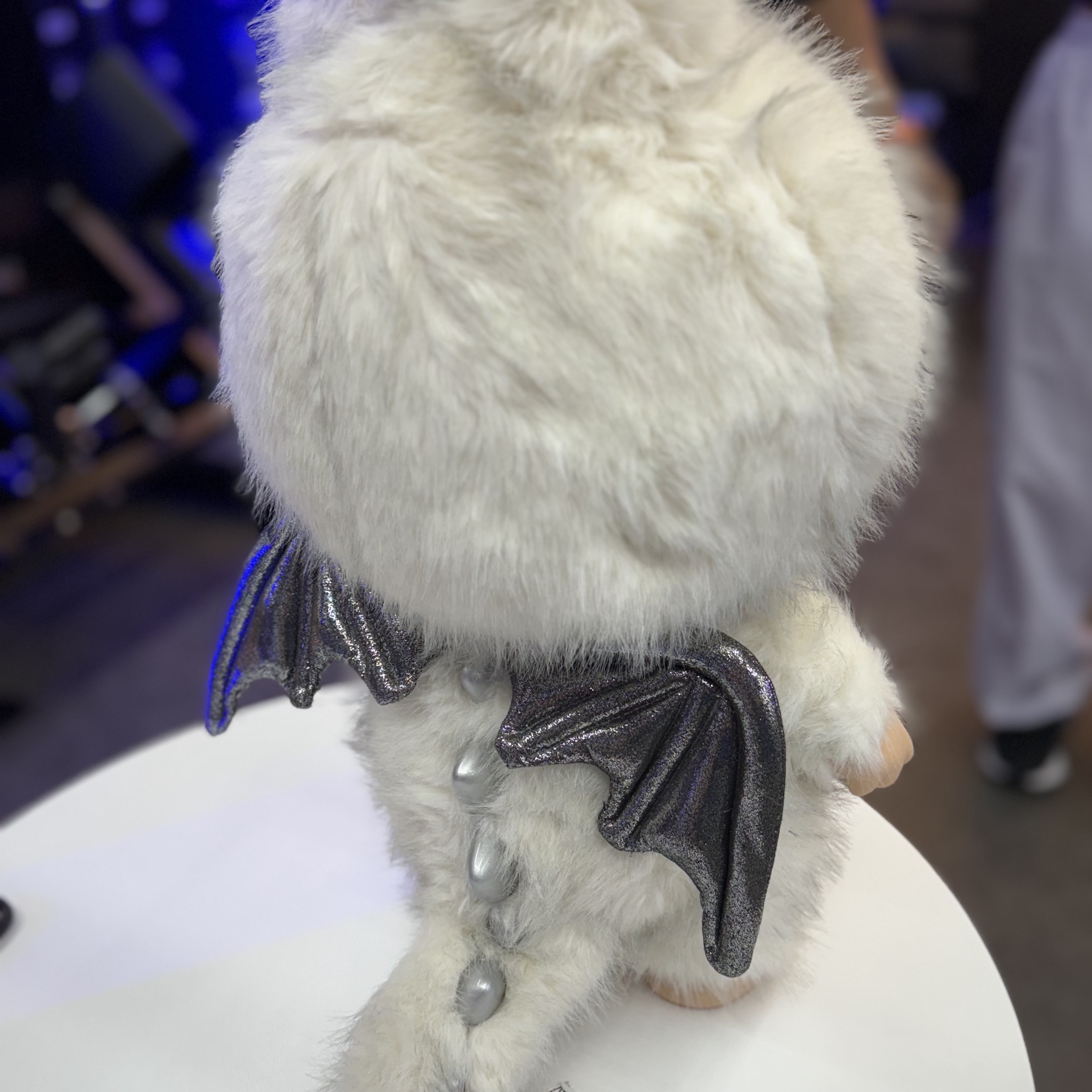 Pop Mart The Monsters Zimomo Angel In Clouds Vinyl Face Doll 착용 스타일 - 2