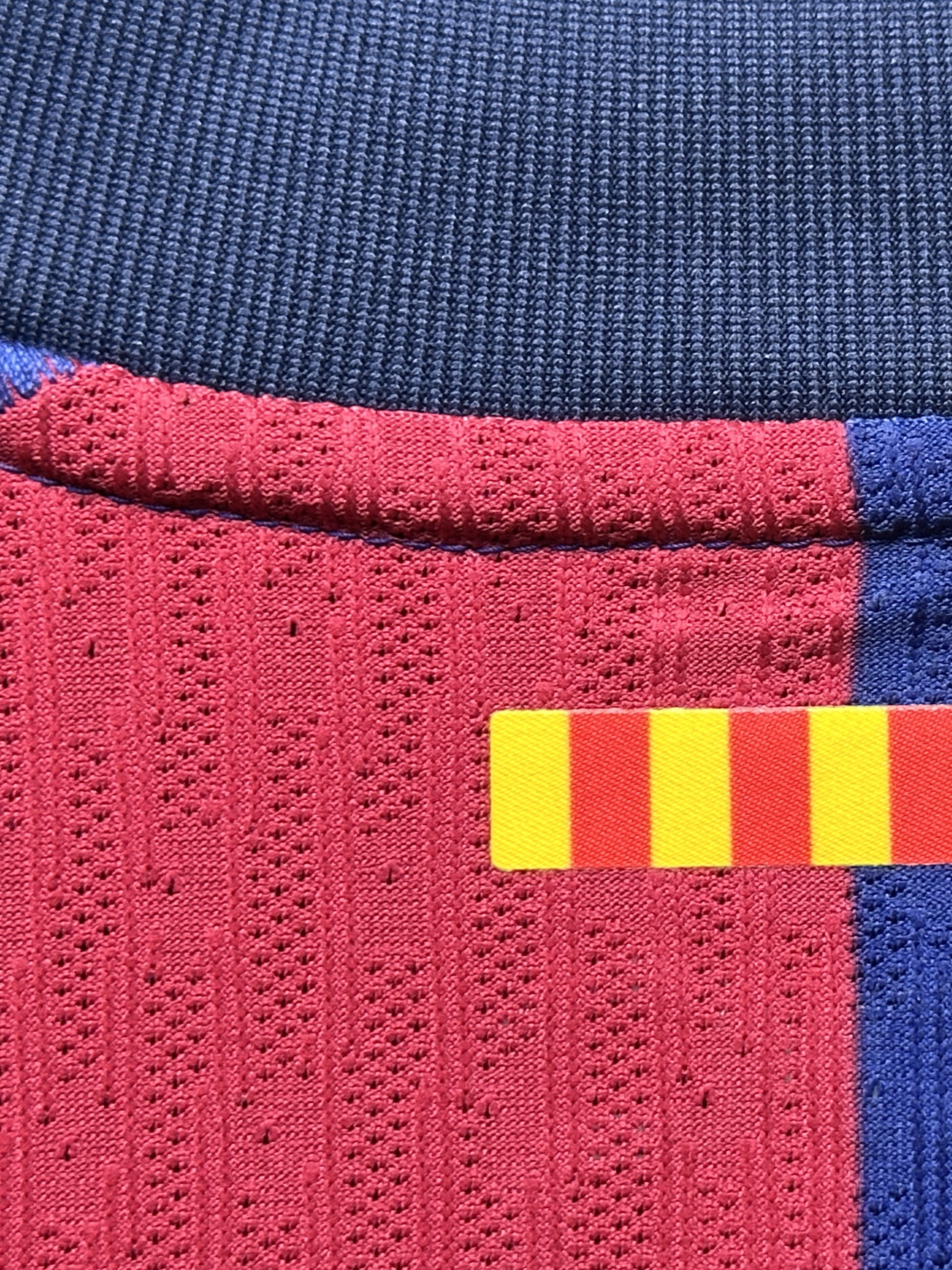 Nike FC Barcelona 2024/25 Dri-Fit Stadium Home Jersey Deep Royal Blue Midnight Navy (Non Marking Ver.), Nike FC Barcelona 2024/25 Dri-Fit ADV Match Home Jersey Deep Royal Blue Noble Red (Non Marking Ver.) 착용 스타일 - 5