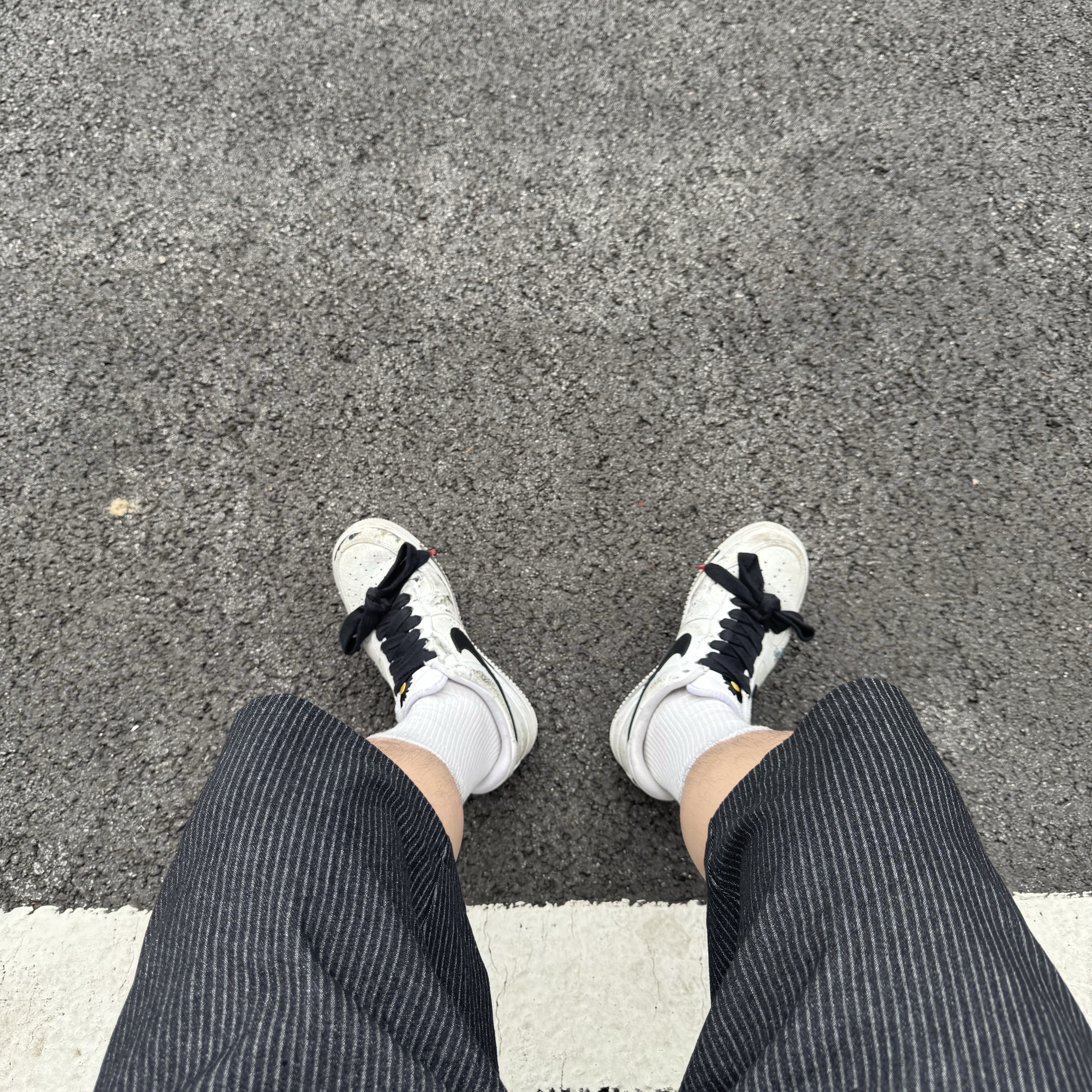 SLOW RECORD HOUSE Carpenter Bermuda Stripe Wide Denim Pants Black, Nike x Peaceminusone Air Force 1 Low Para-Noise 2.0 착용 스타일