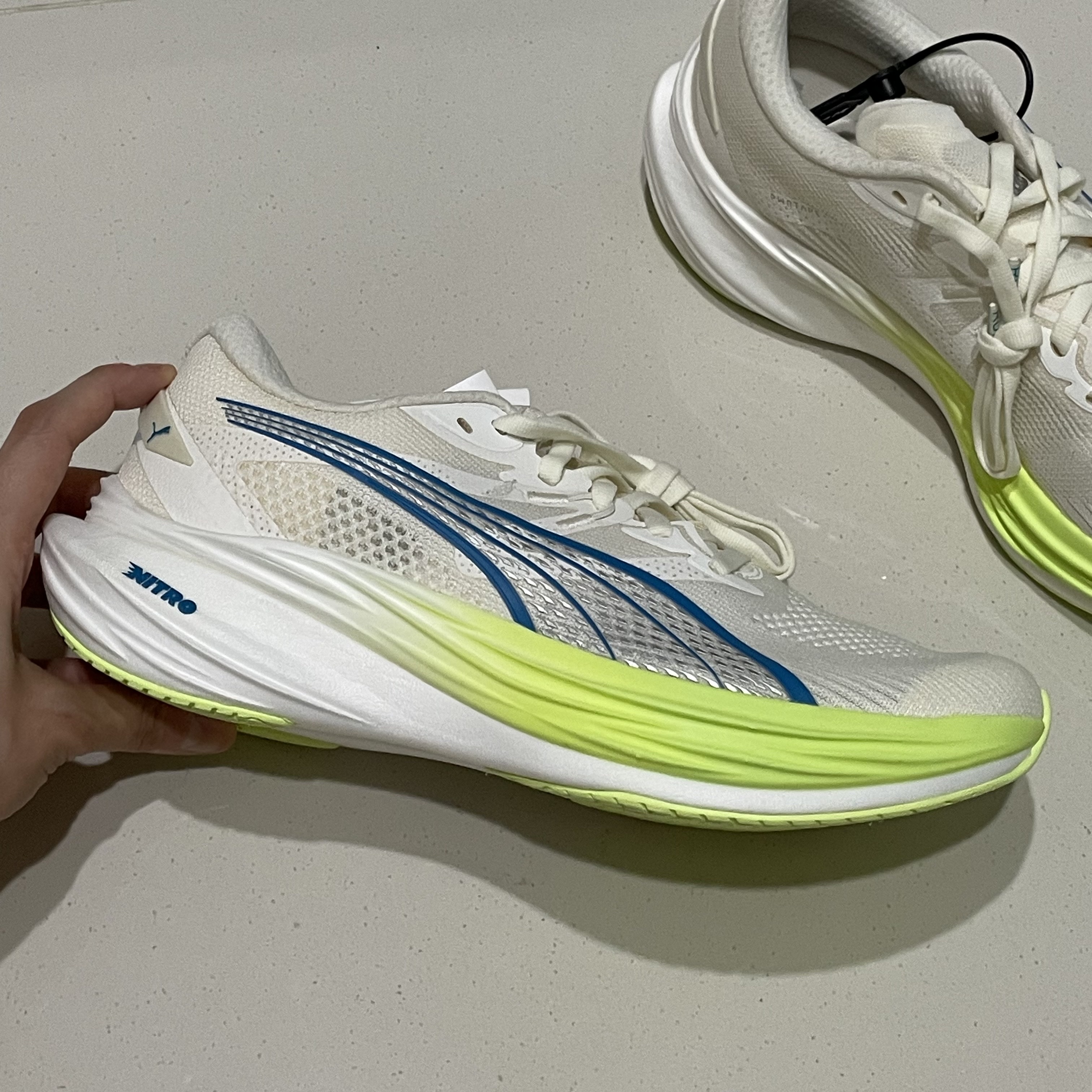 (W) Puma Deviate Nitro 3 Wide Frosted Ivory Tropical Blue 착용 스타일 - 2
