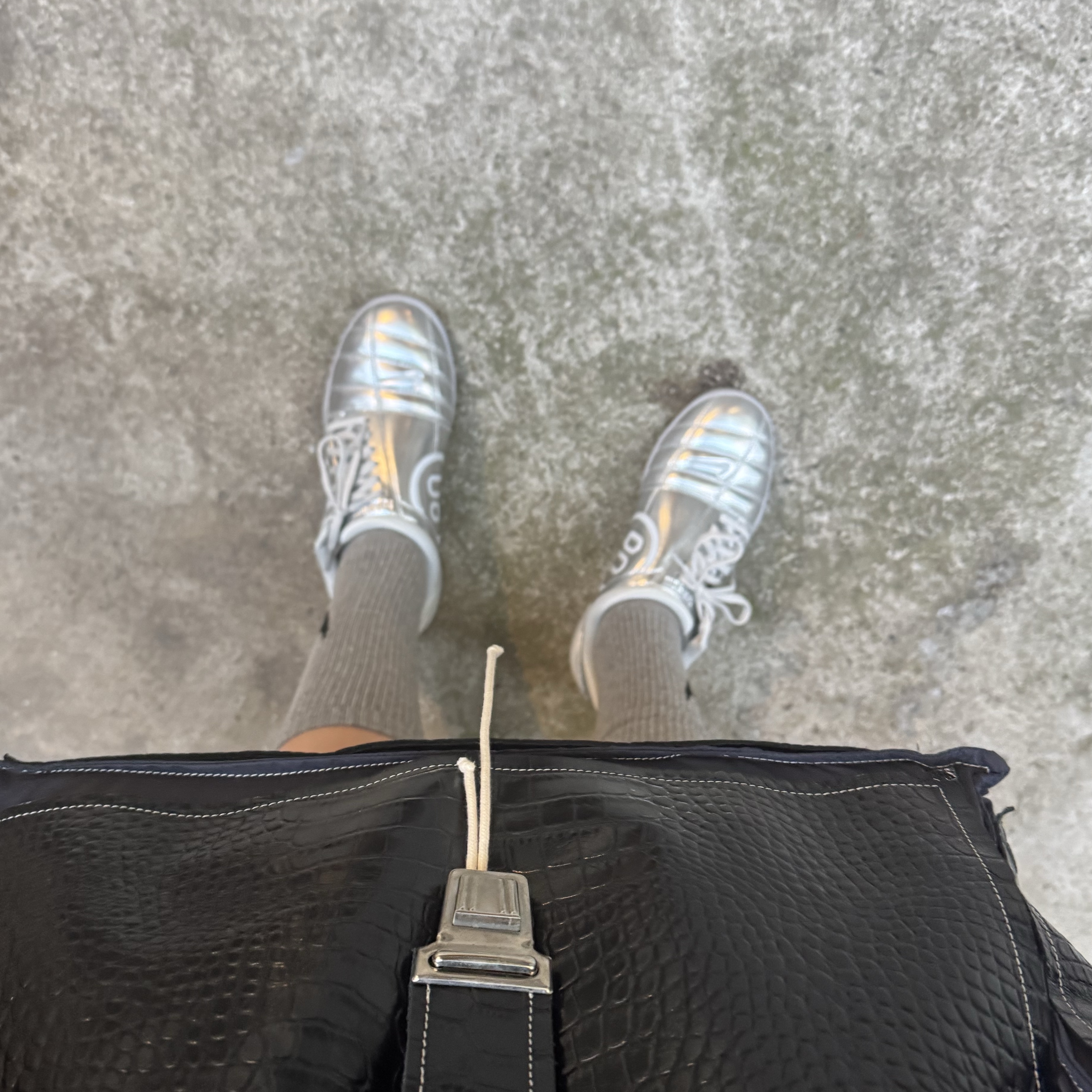 (W) Nike Total 90 III SP Metallic Platinum White 착용 스타일 - 1