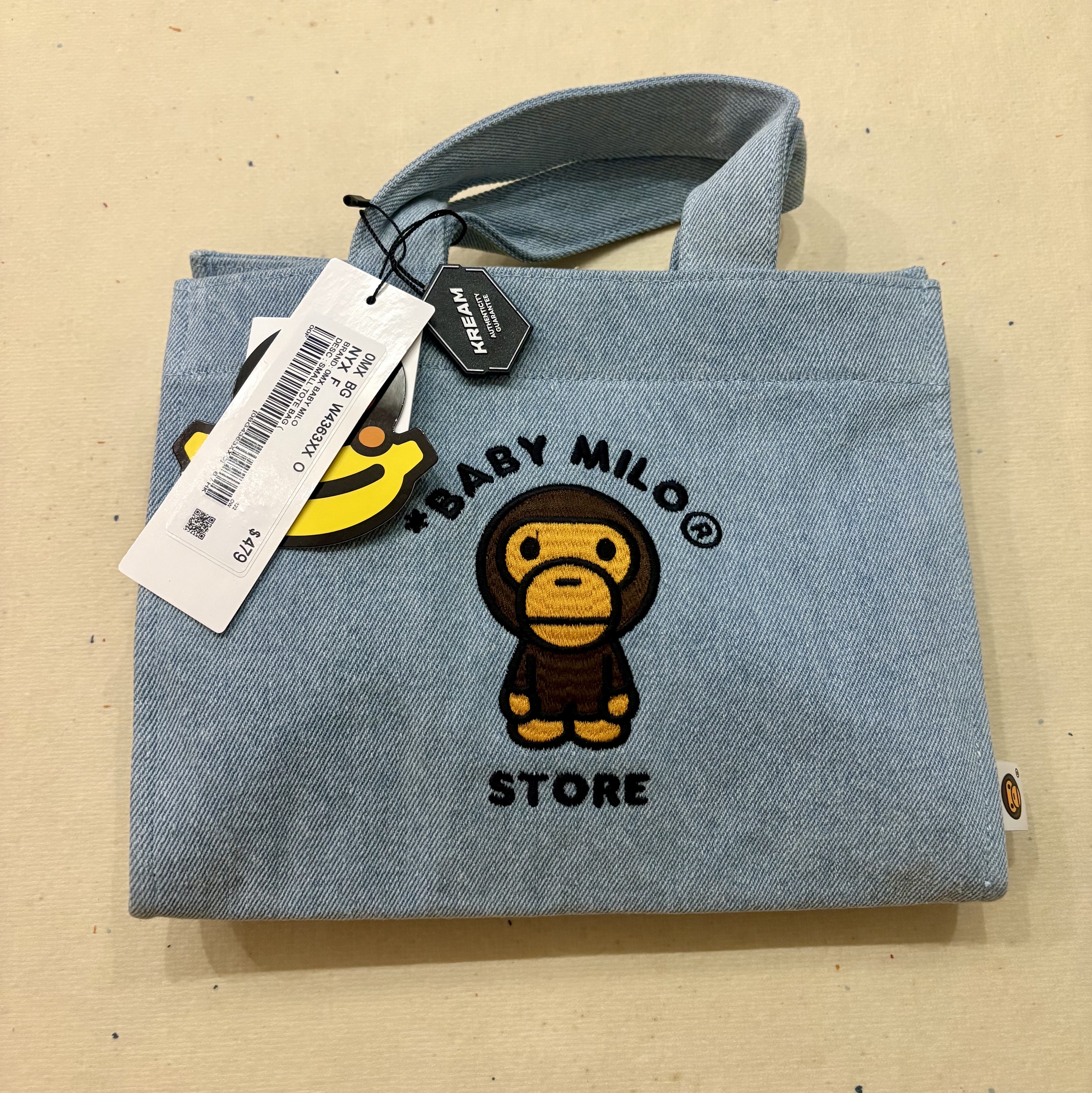 BAPE Baby Milo Denim Small Tote Bag Light Indigo 착용 스타일 - 1