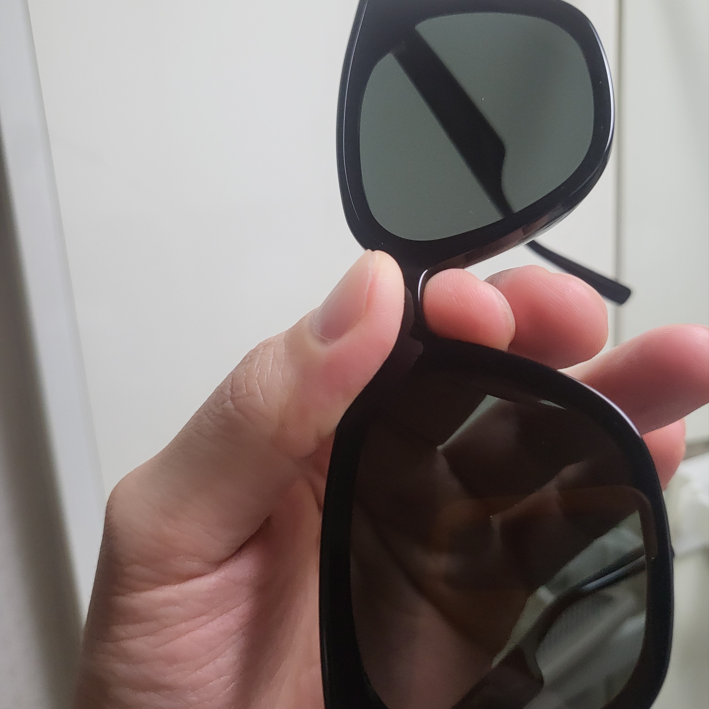Gentle Monster Lilit 01 Black 착용 스타일