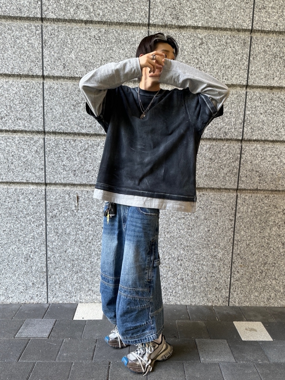ROARINGRAD Carpenter Bermuda Denim Pants Blue 착용 스타일