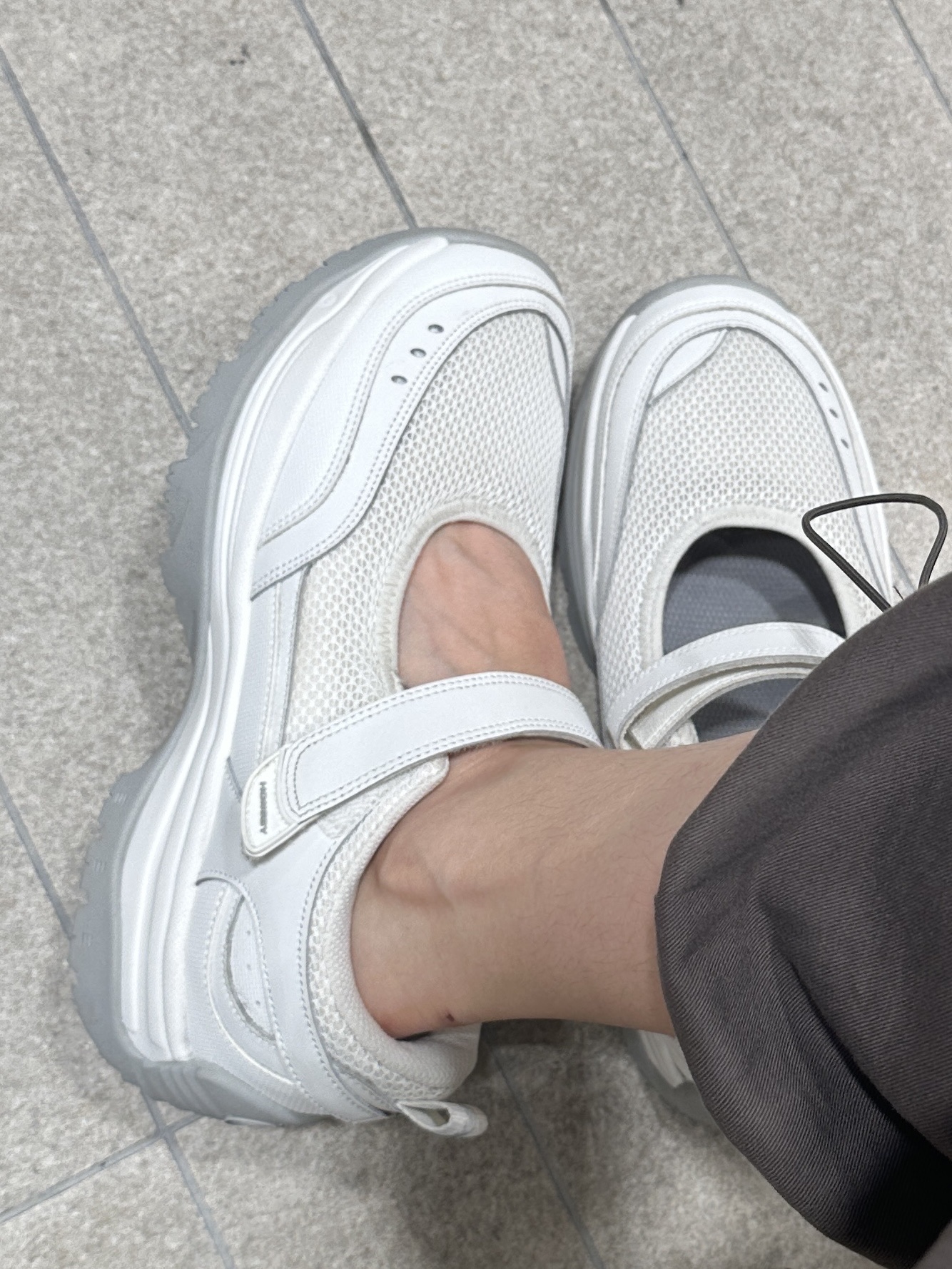 (W) Honsby Darling Harbour Off White 착용 스타일
