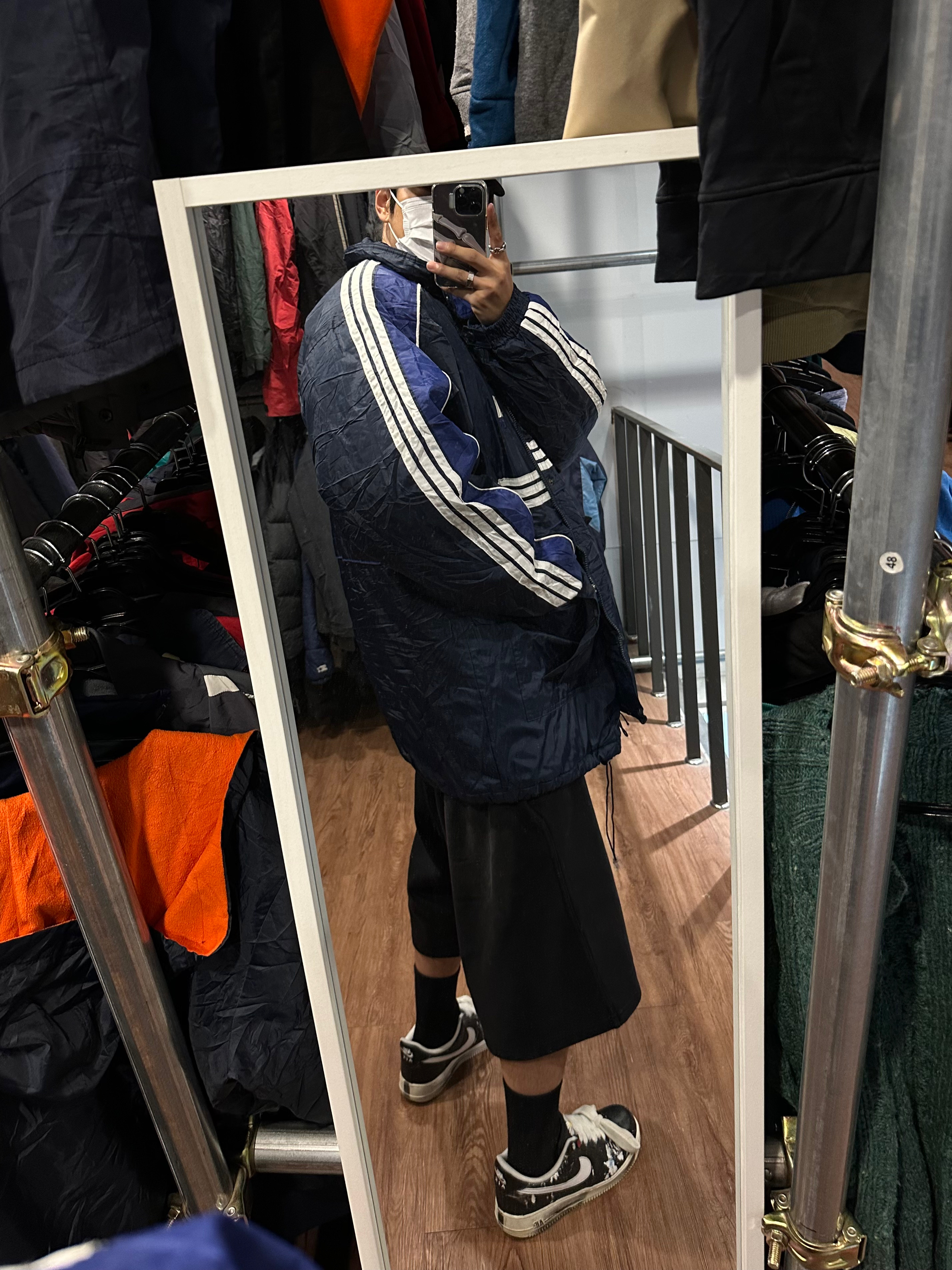 Undermycar MU.127 Classic Logo Brush Washed Sweat Shorts Black, Nike x Peaceminusone Air Force 1 Low Para-Noise 착용 스타일 - 2