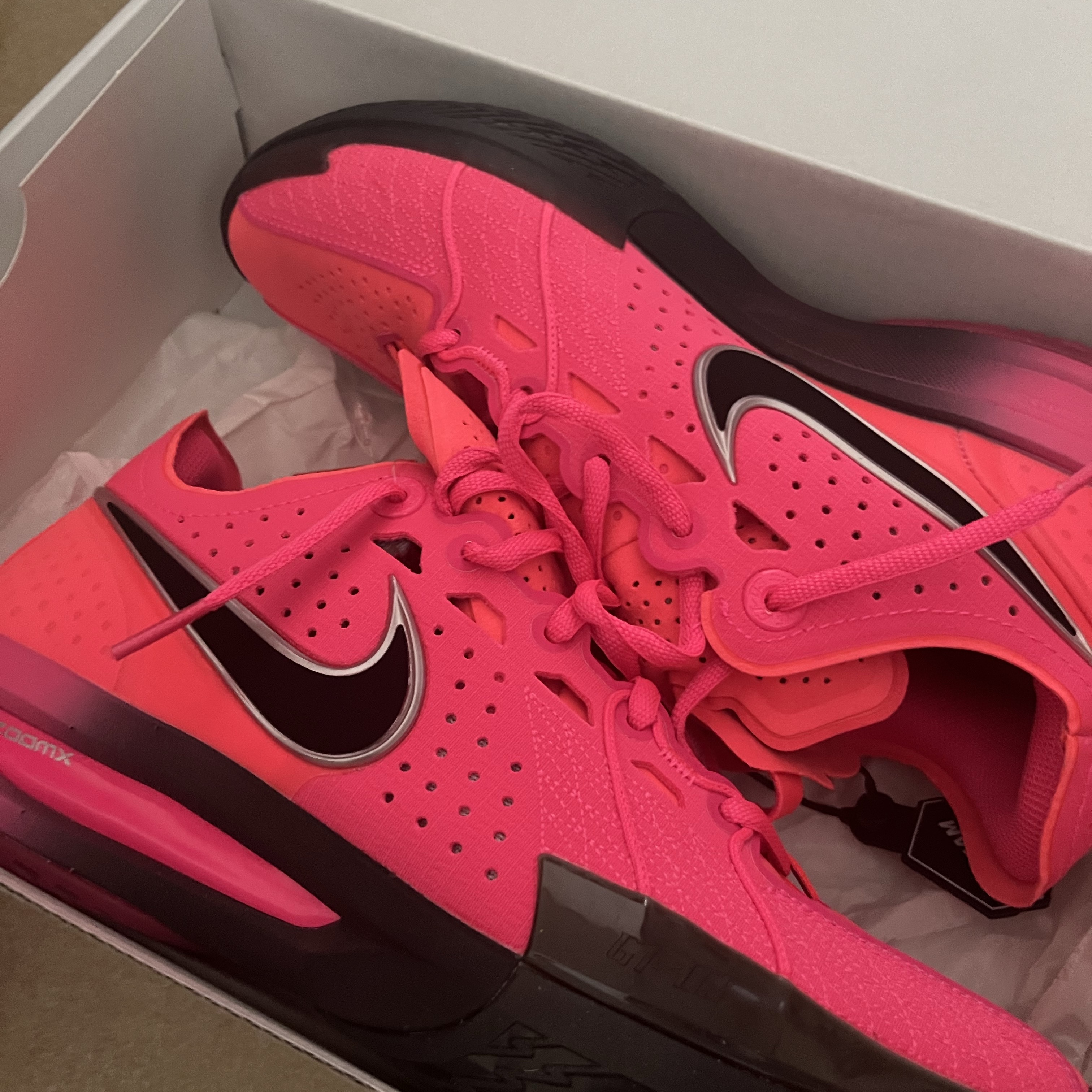 Nike Air Zoom G.T. Cut 3 EP Hyper Pink Metallic Silver 착용 스타일